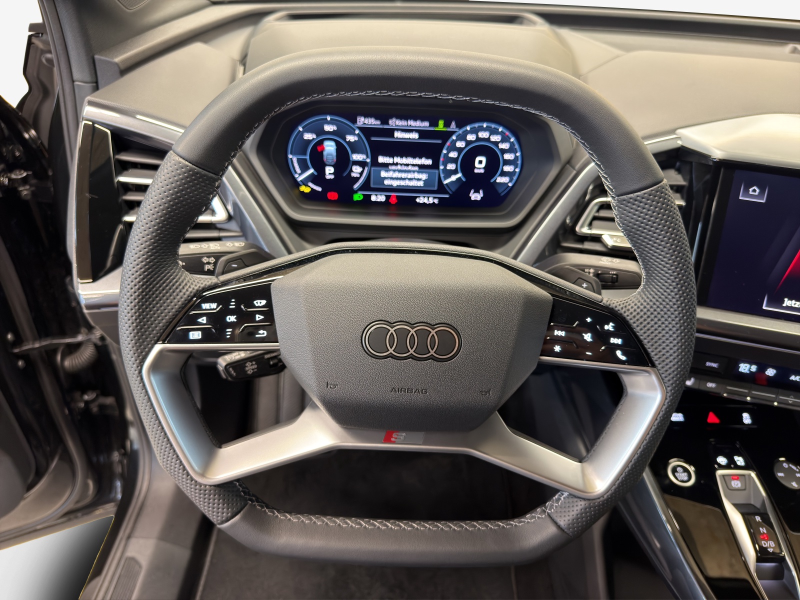 AUDI Q4 Sportback e-tron 45 Attraction quattro-image-9