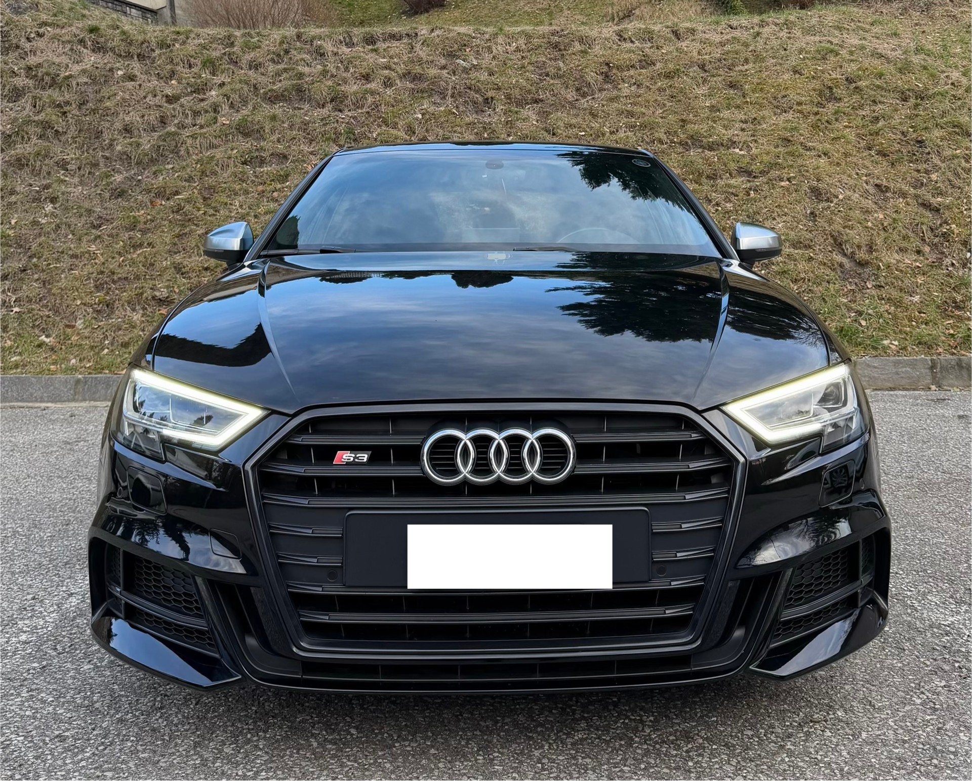 AUDI 2.0 T FSI quattro S-Tronic