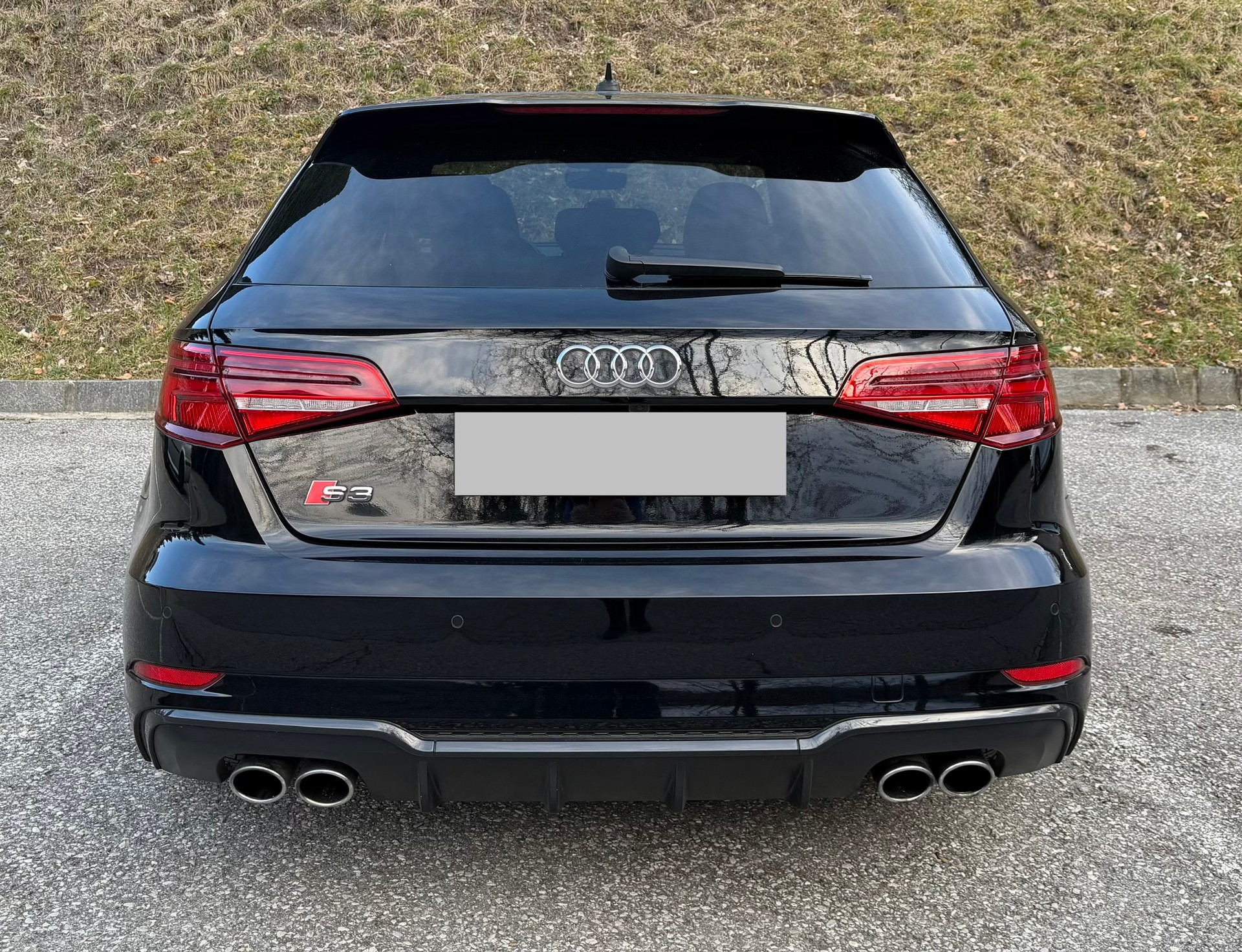 AUDI 2.0 T FSI quattro S-Tronic-image-1