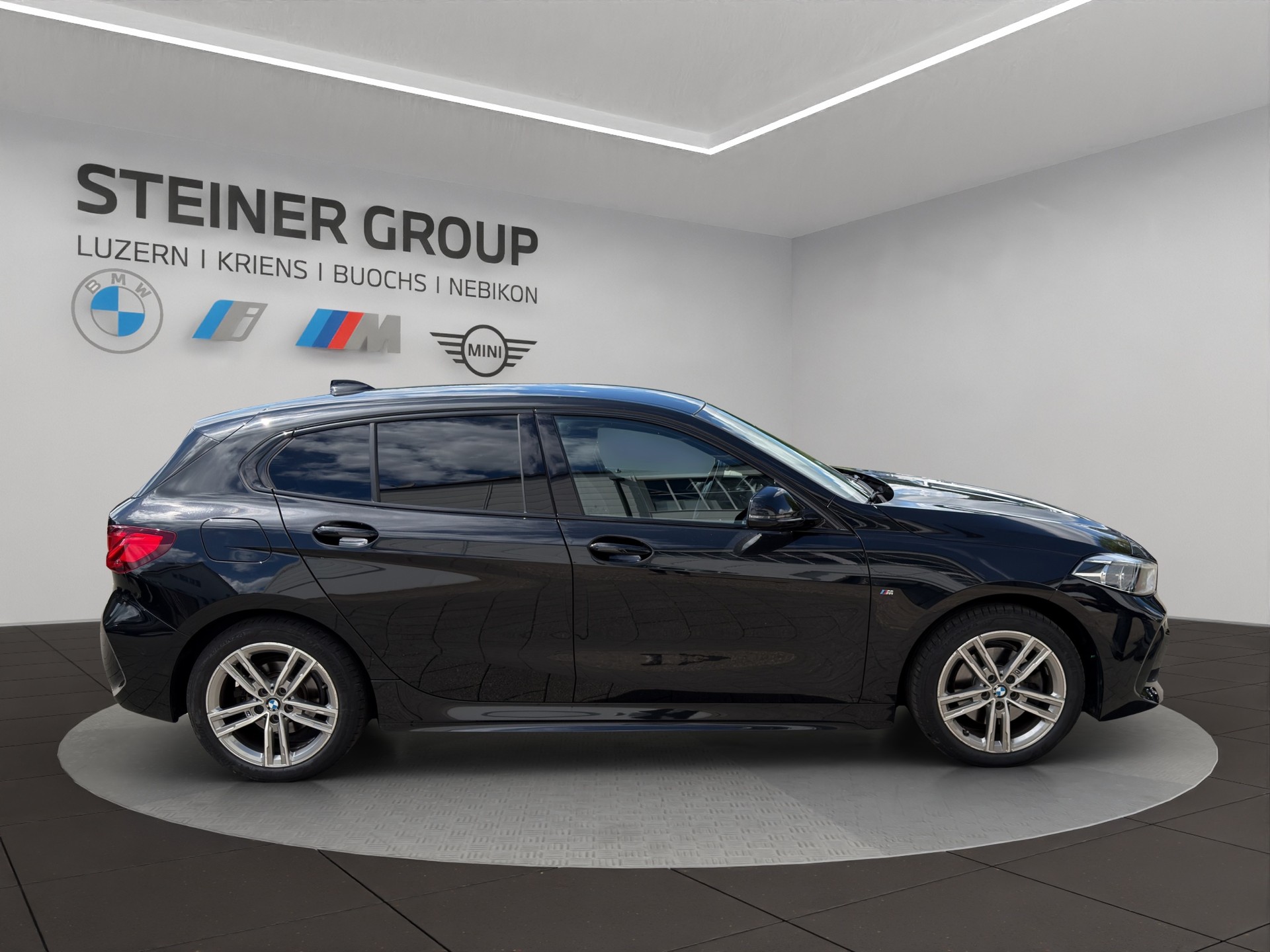 BMW 118i Pure M Sport Steptronic-showroom-element-3
