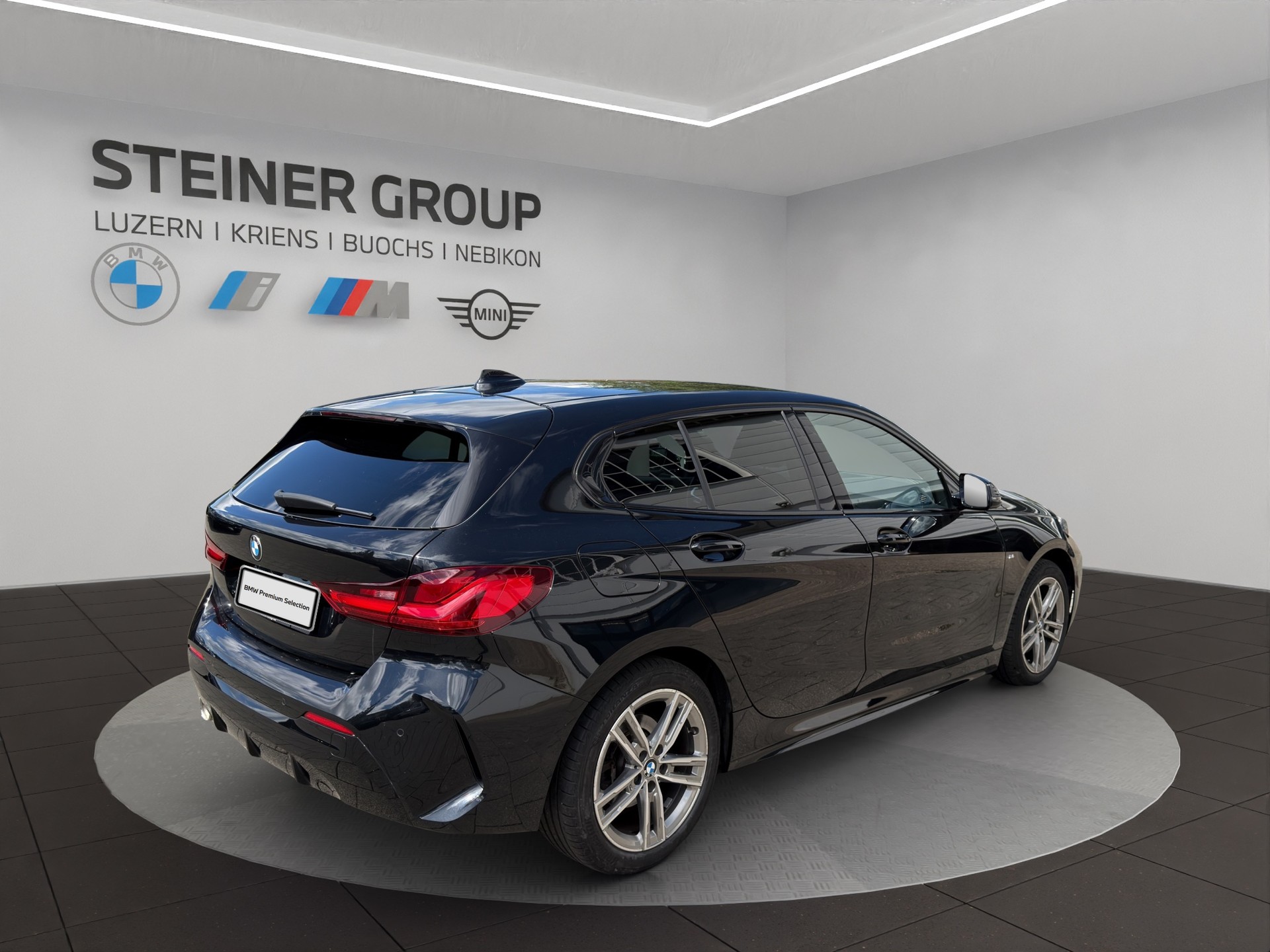BMW 118i Pure M Sport Steptronic-image-4