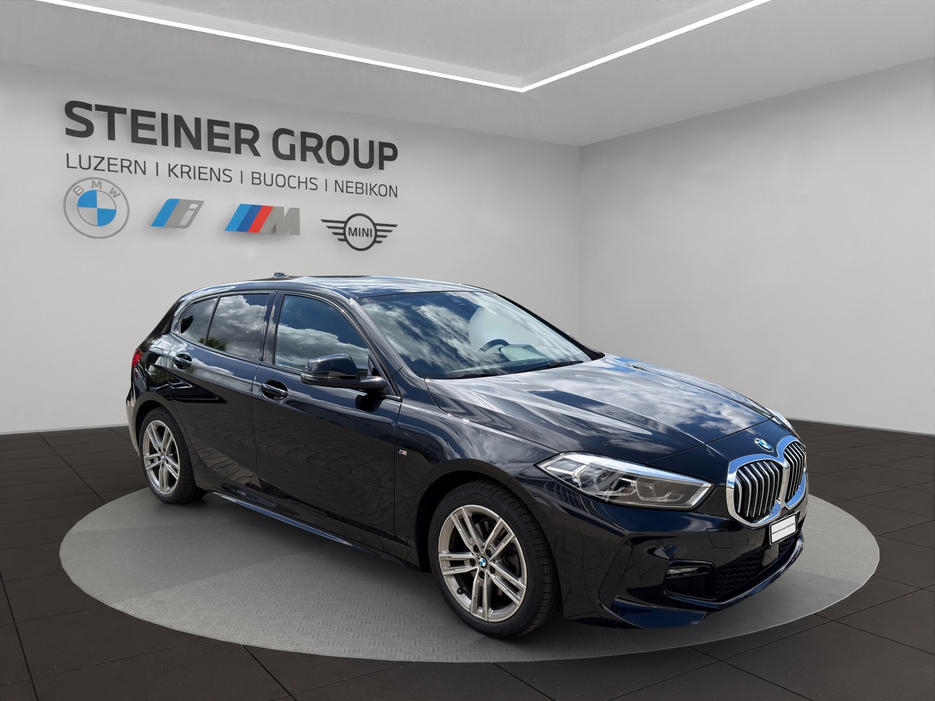 BMW 118i Pure M Sport Steptronic-showroom-element-2