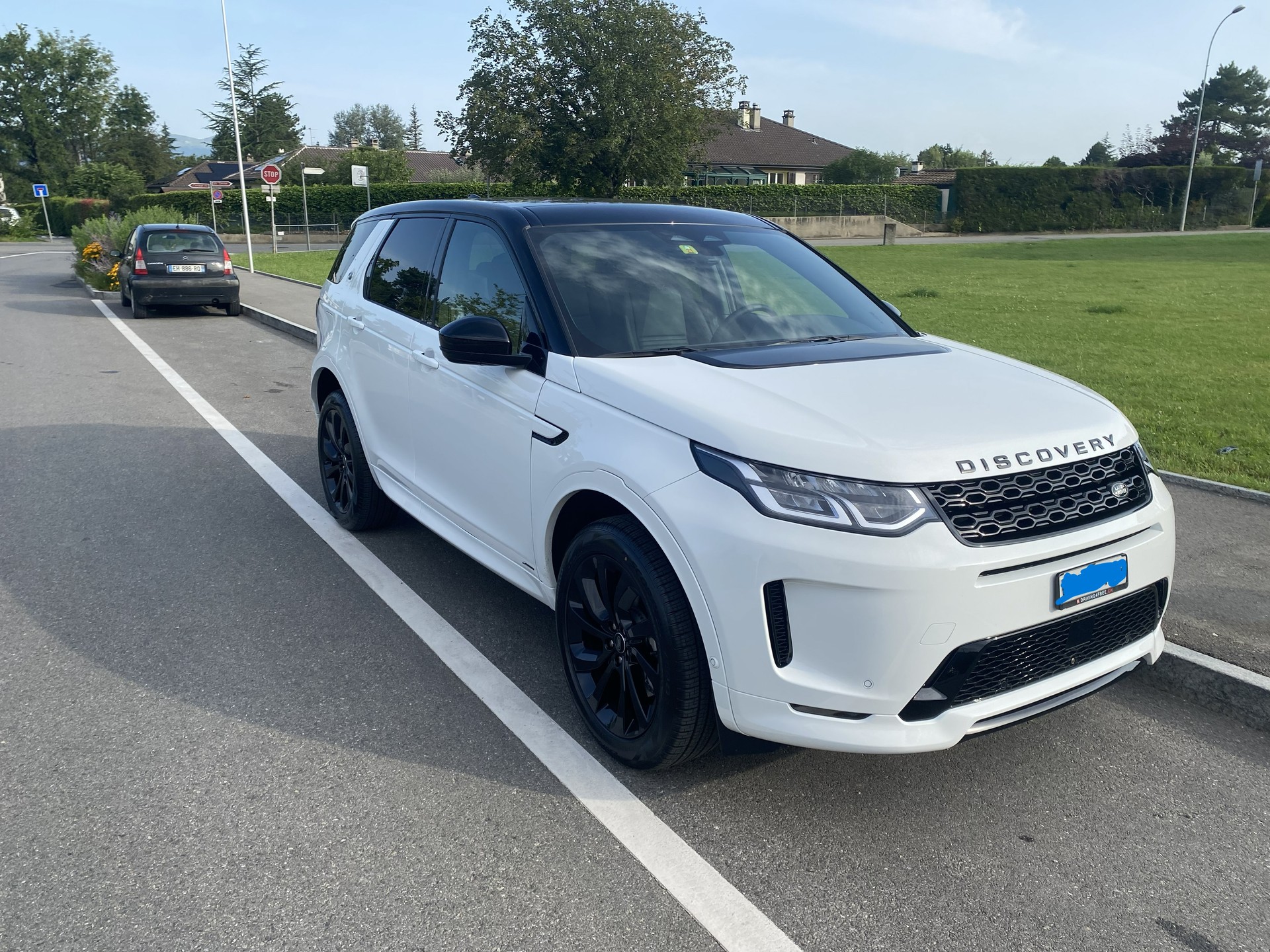 LAND ROVER 2.0 Si4 R-Dynamic-image-1