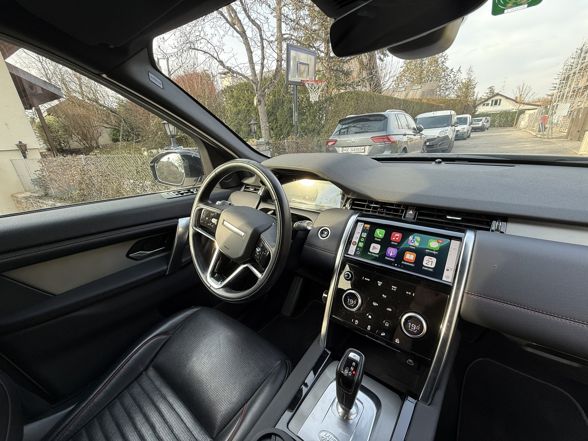 LAND ROVER 2.0 Si4 R-Dynamic-image-3