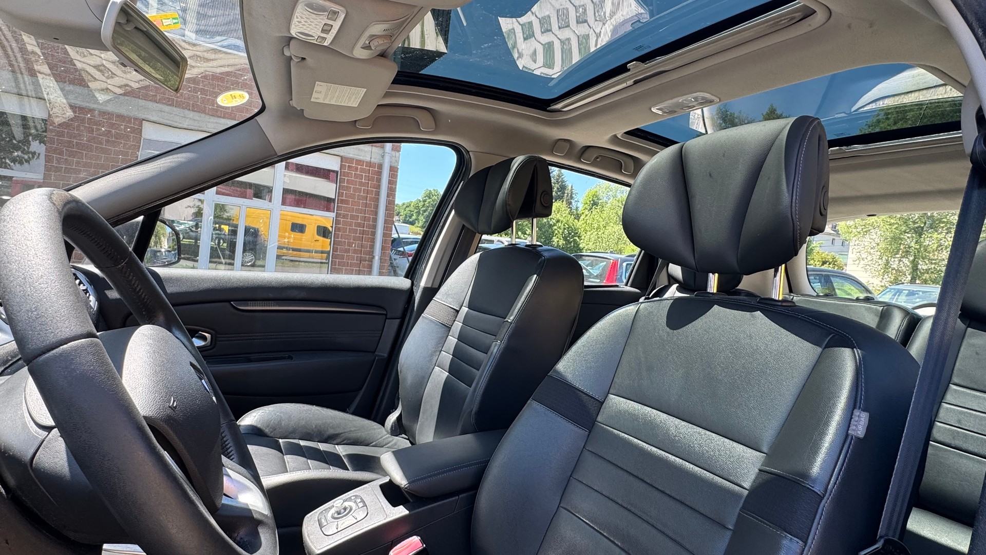 RENAULT Scénic 2.0 16V Dynamique X-Tronic CVT-image-6
