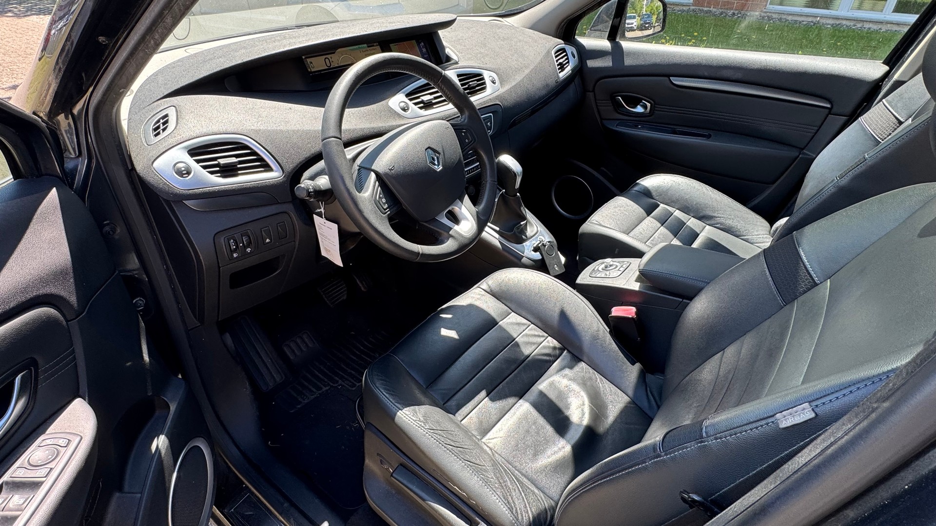 RENAULT Scénic 2.0 16V Dynamique X-Tronic CVT-image-5