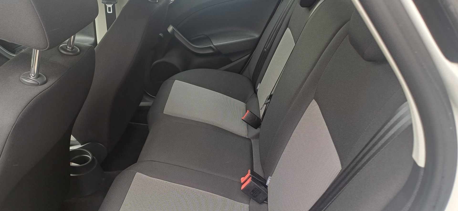 SEAT Ibiza 1.0 EcoTSI Salsa-image-8