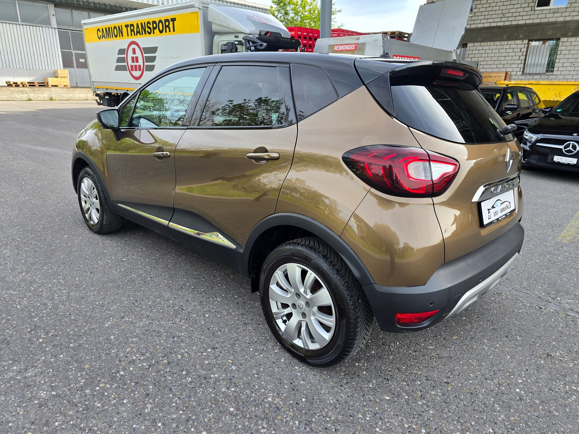 RENAULT Captur 1.2 T 16V Intens-image-4