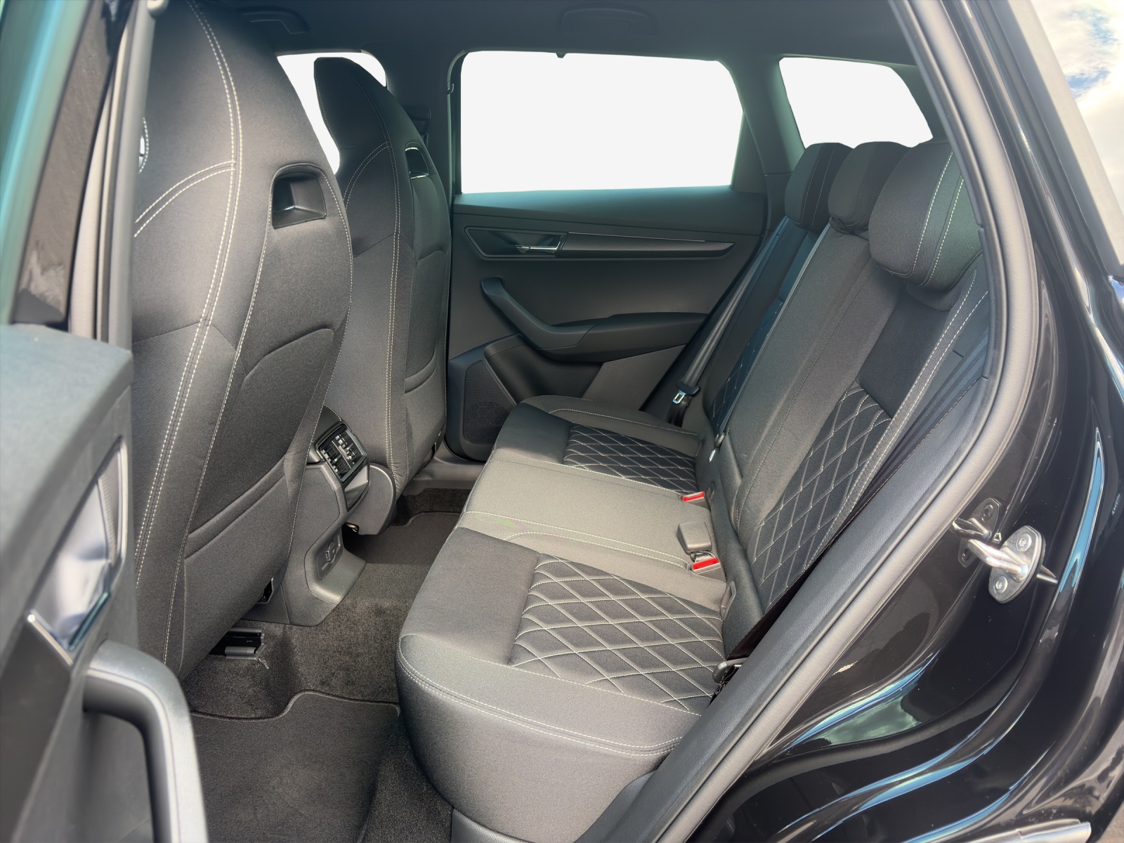 SKODA Karoq Dynamic Netto Limited Edition 2.0TSI 190PS 7DSG 4X4-image-10