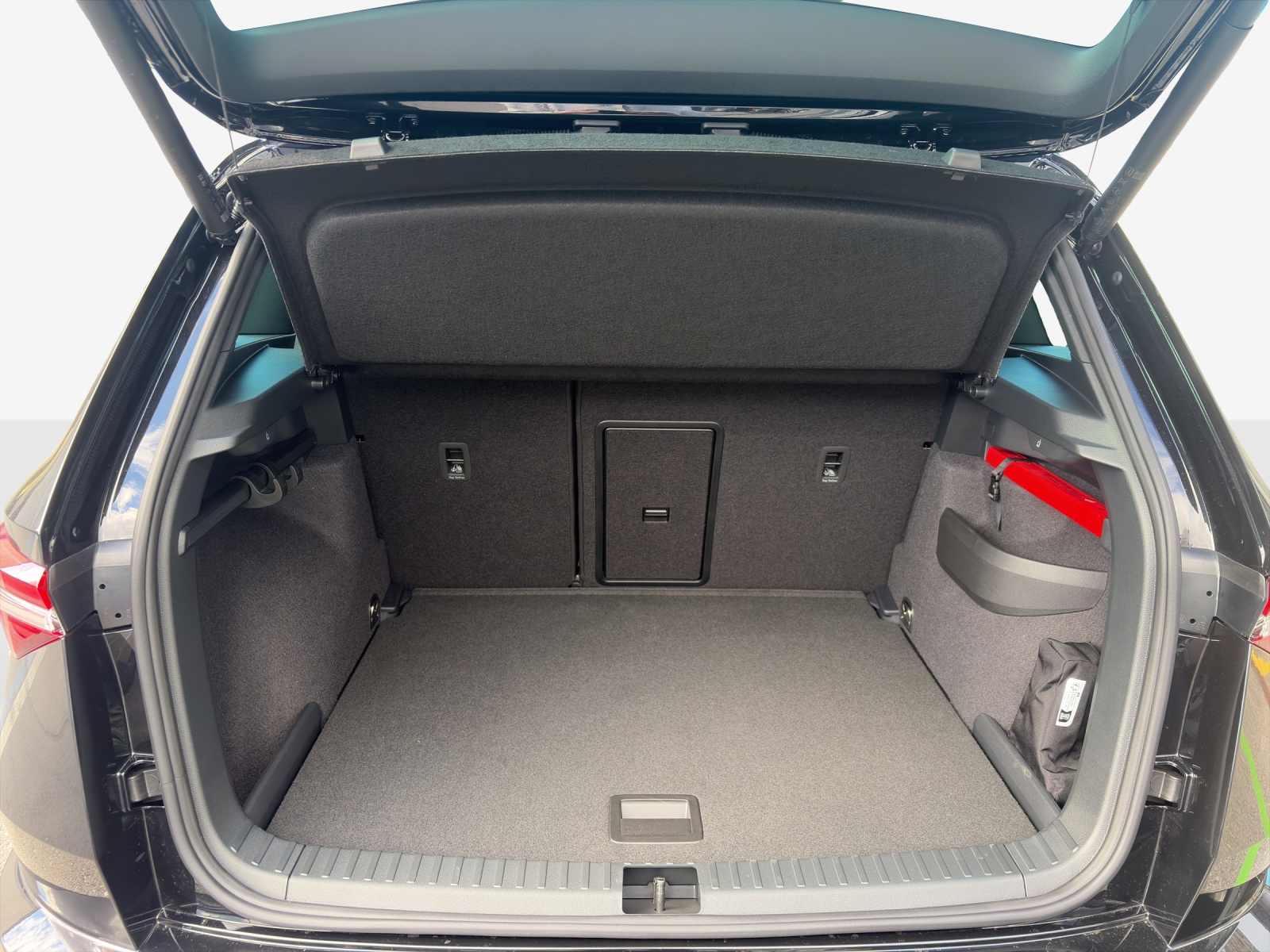 SKODA Karoq Dynamic Netto Limited Edition 2.0TSI 190PS 7DSG 4X4-image-11