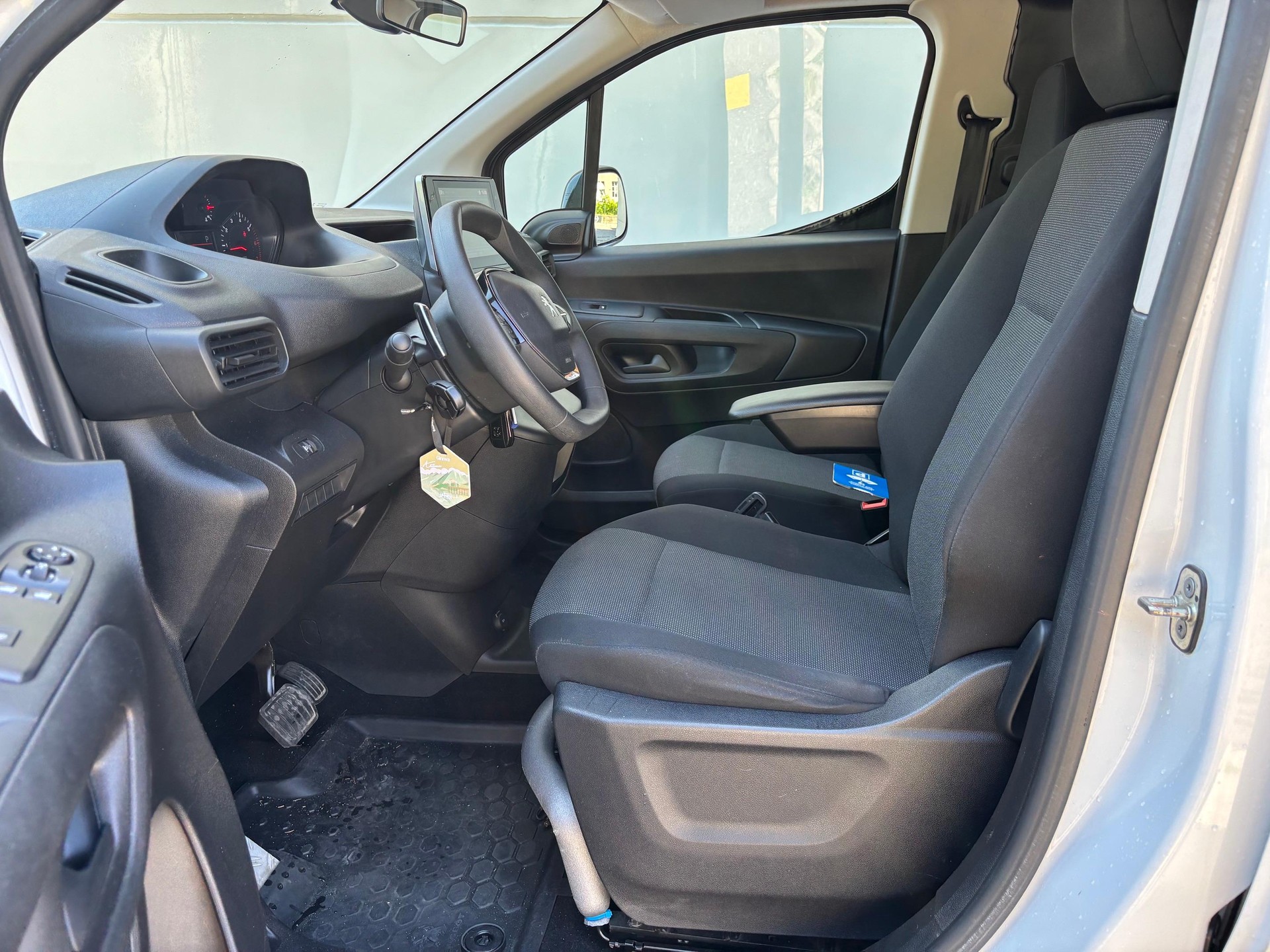 PEUGEOT Partner Kaw. 1000 Standard 1.2 PureTech 130 Premium S/S-image-7