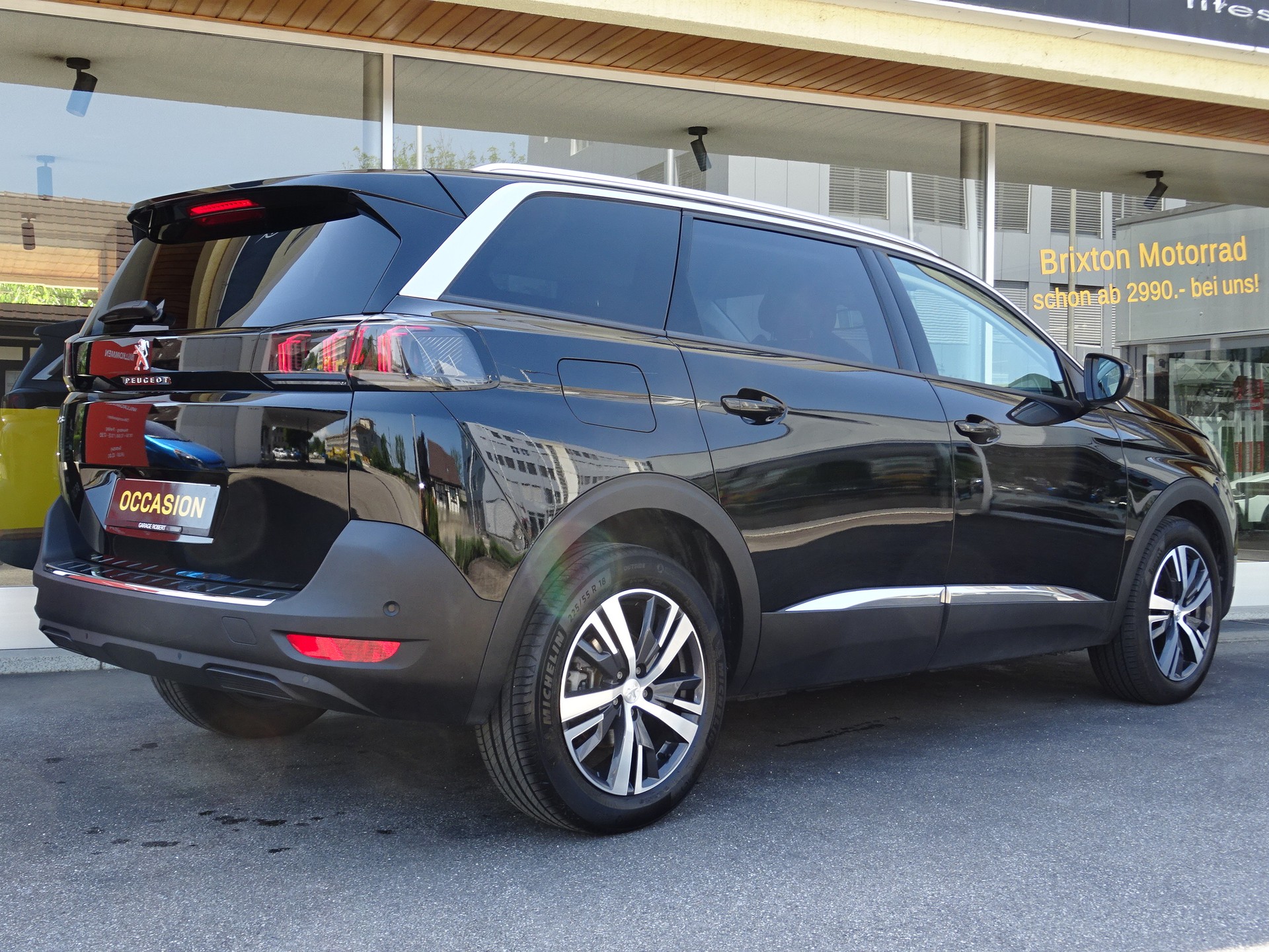PEUGEOT 5008 1.2 Pure Tech Allure Pack EAT8-image-3