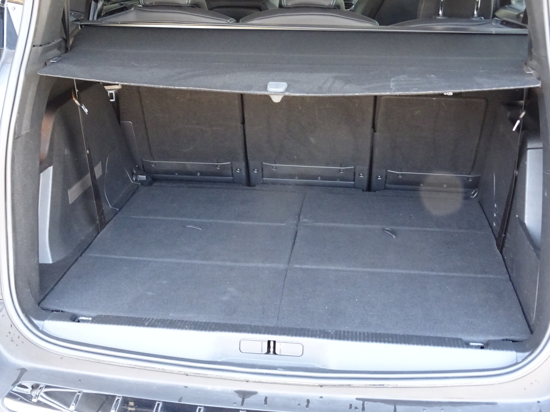 PEUGEOT 5008 1.2 Pure Tech Allure Pack EAT8-image-6