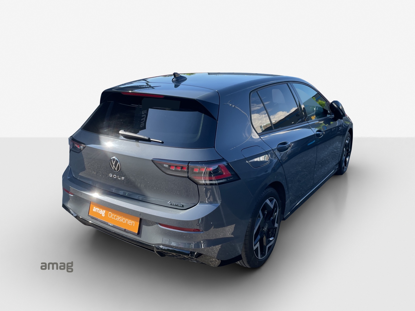 VW Golf 2.0 TSI R-Line DSG 4 Motion-image-4