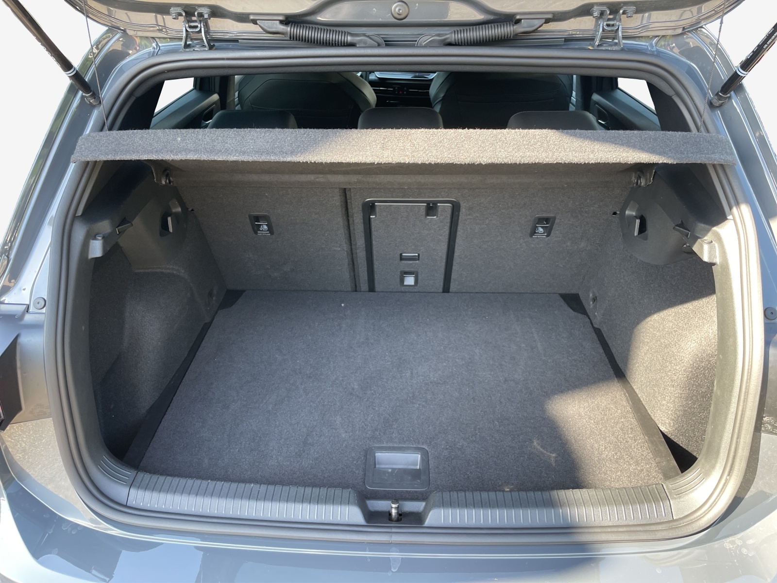 VW Golf 2.0 TSI R-Line DSG 4 Motion-image-12