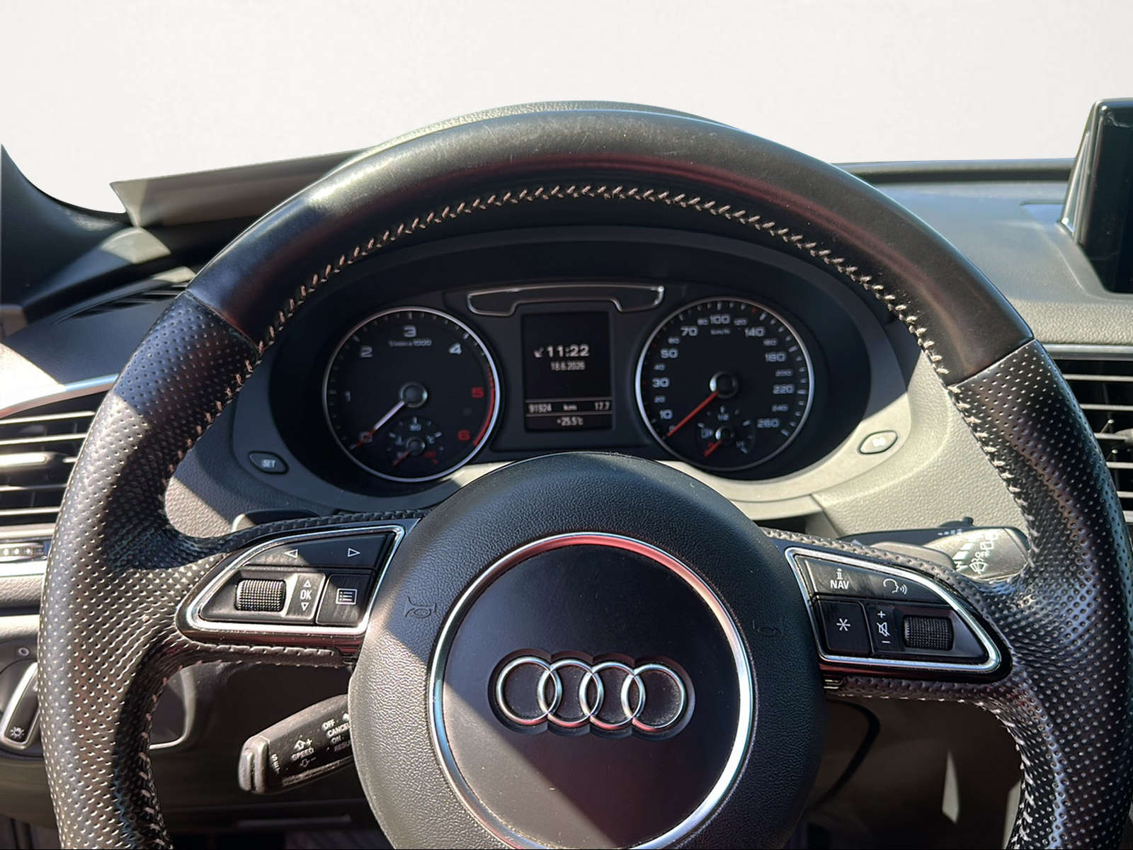 AUDI Q3 2.0 TDI sport quattro S-tronic-image-3