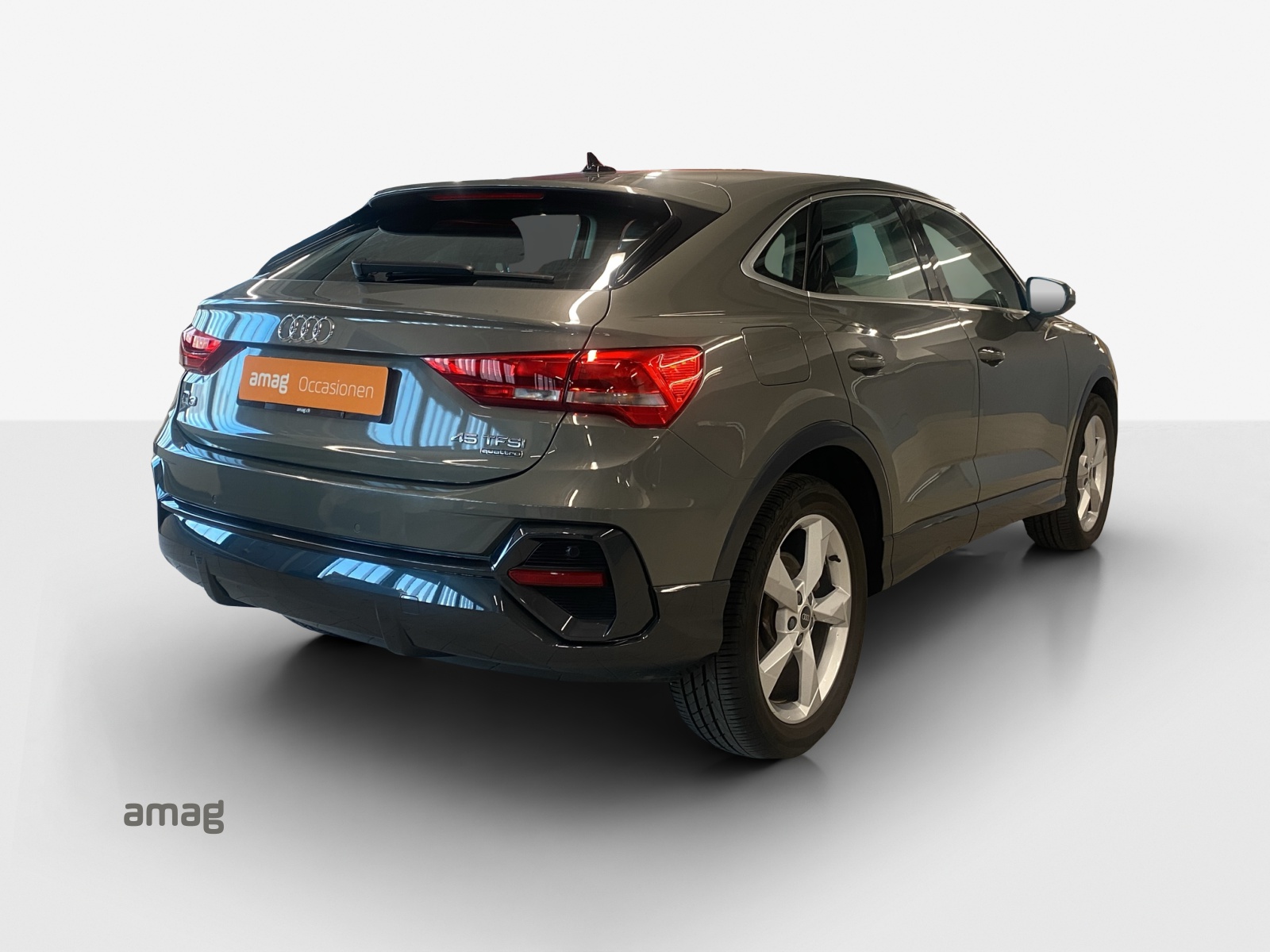 AUDI Q3 Sportback 45 TFSI quattro S-tronic-image-4