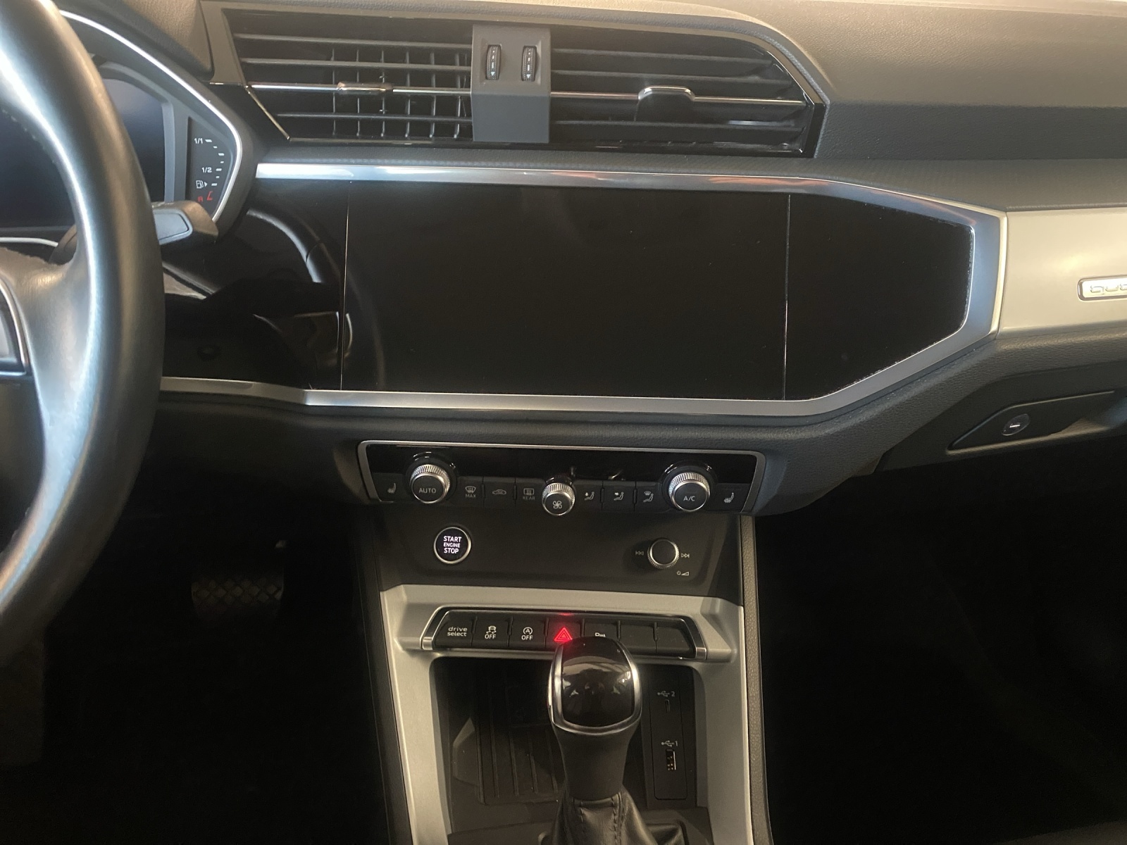 AUDI Q3 Sportback 45 TFSI quattro S-tronic-image-10