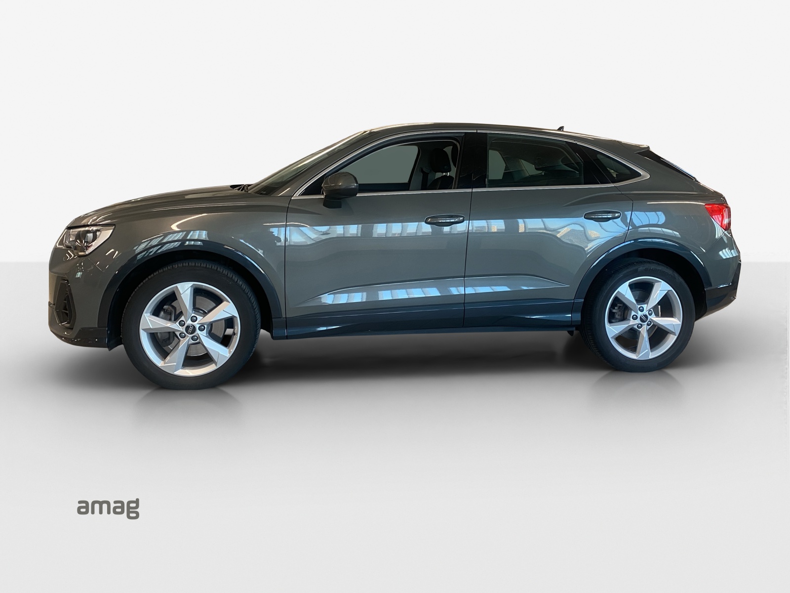 AUDI Q3 Sportback 45 TFSI quattro S-tronic-showroom-element-1
