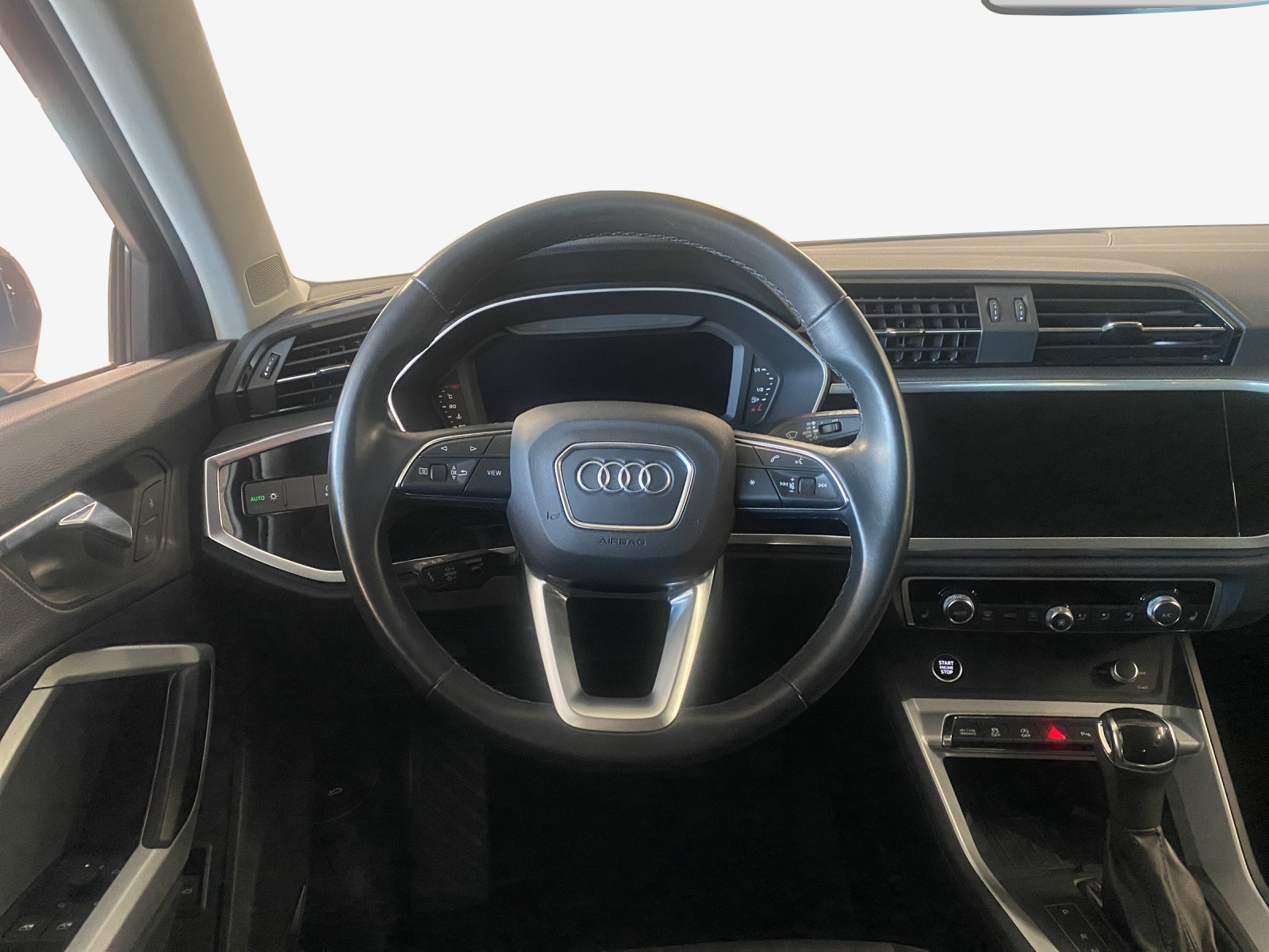 AUDI Q3 Sportback 45 TFSI quattro S-tronic-image-9