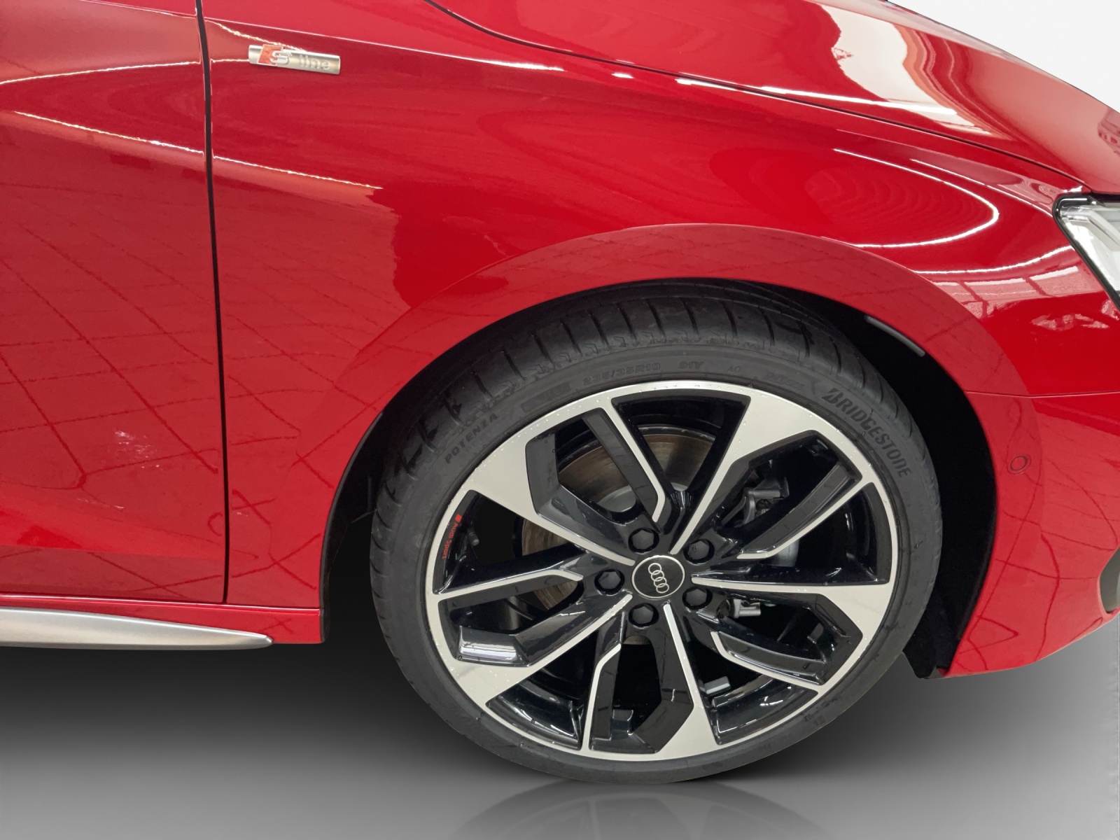 AUDI A3 Sportback TFSI 110 kW S line Attraction S tronic-image-14