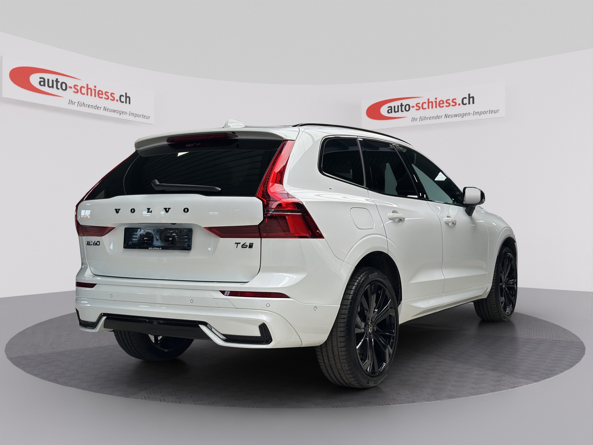 VOLVO XC60 T6 AWD PluginHybrid Black Edition Geartronic-image-4