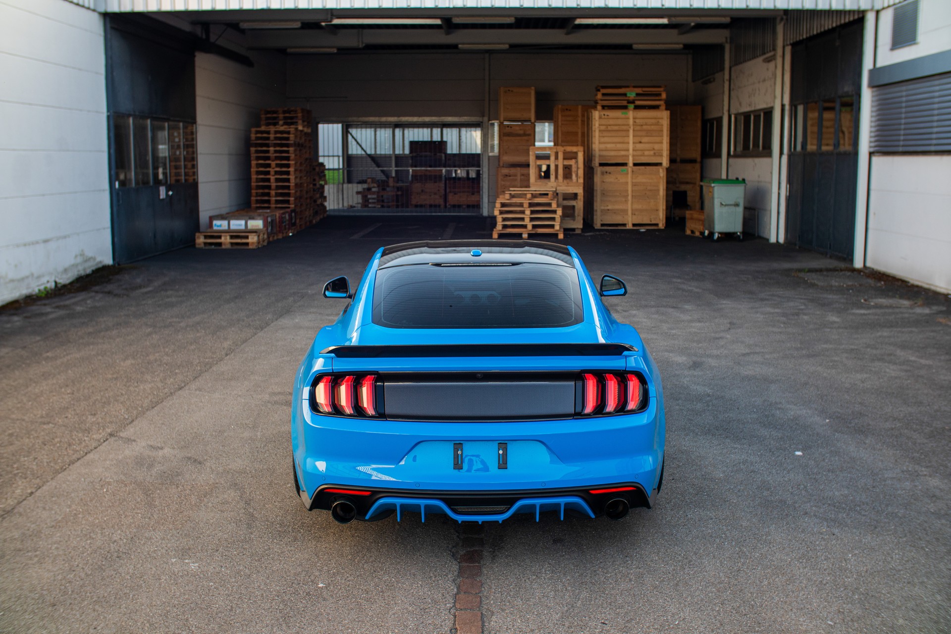 FORD 5.0 V8 GT Blue Ed.-image-3