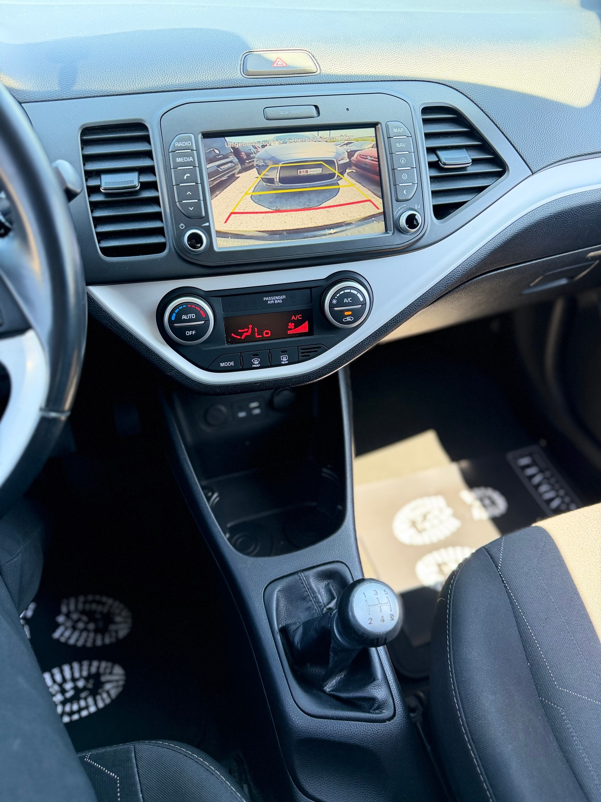 KIA Picanto 1.2 CVVT Swiss Champion-image-12