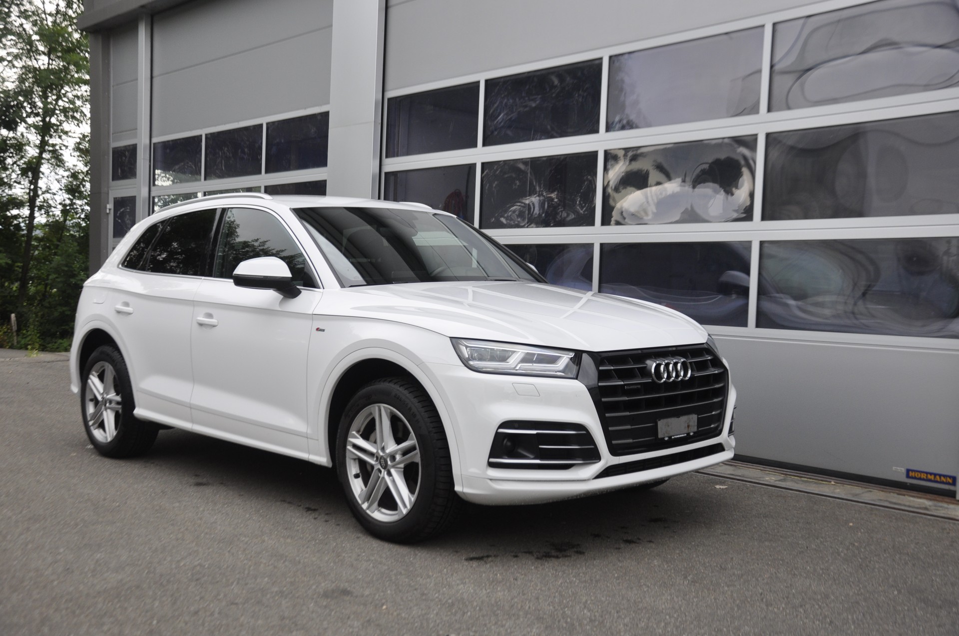 AUDI Q5 55 TFSI e sport quattro S line-image-0