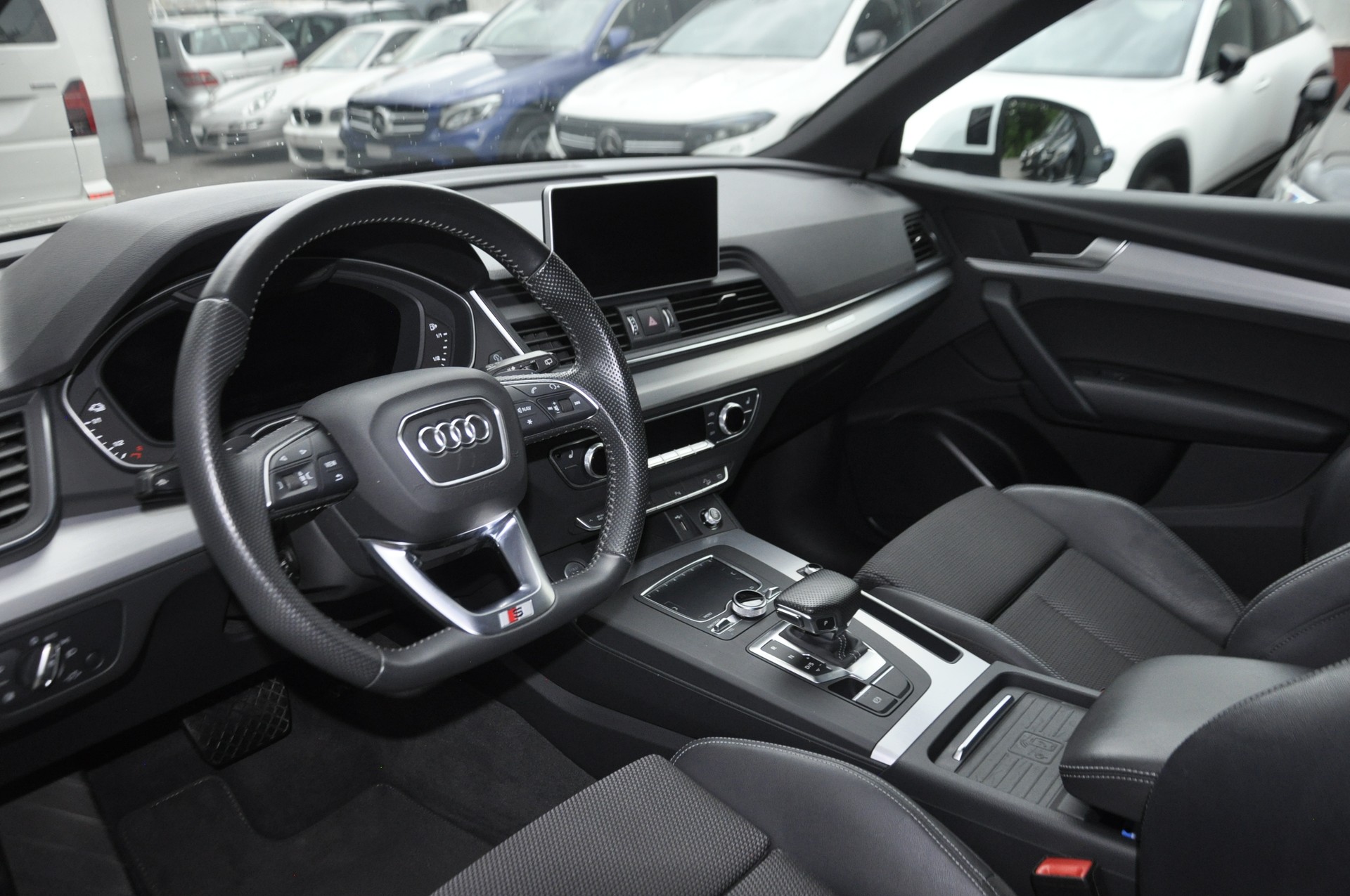 AUDI Q5 55 TFSI e sport quattro S line-image-4