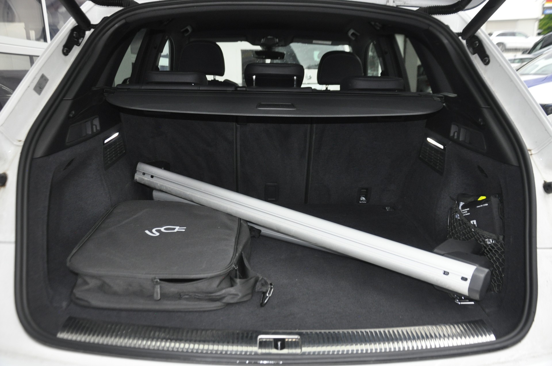 AUDI Q5 55 TFSI e sport quattro S line-image-14