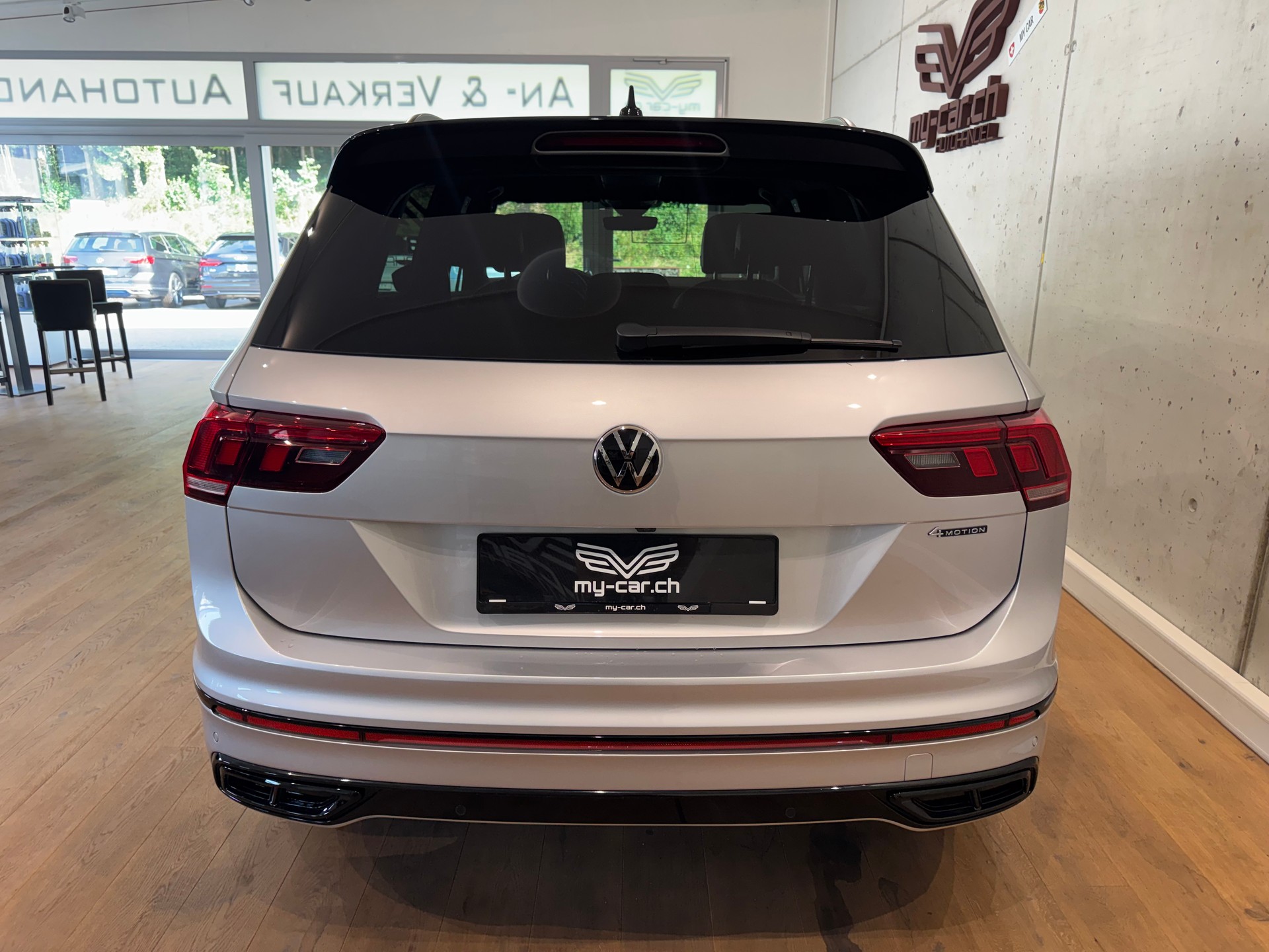 VW Tiguan 2.0TSI R-Line 4Motion DSG || CH-FZG || AHK || HEAD UP || 360°-image-12