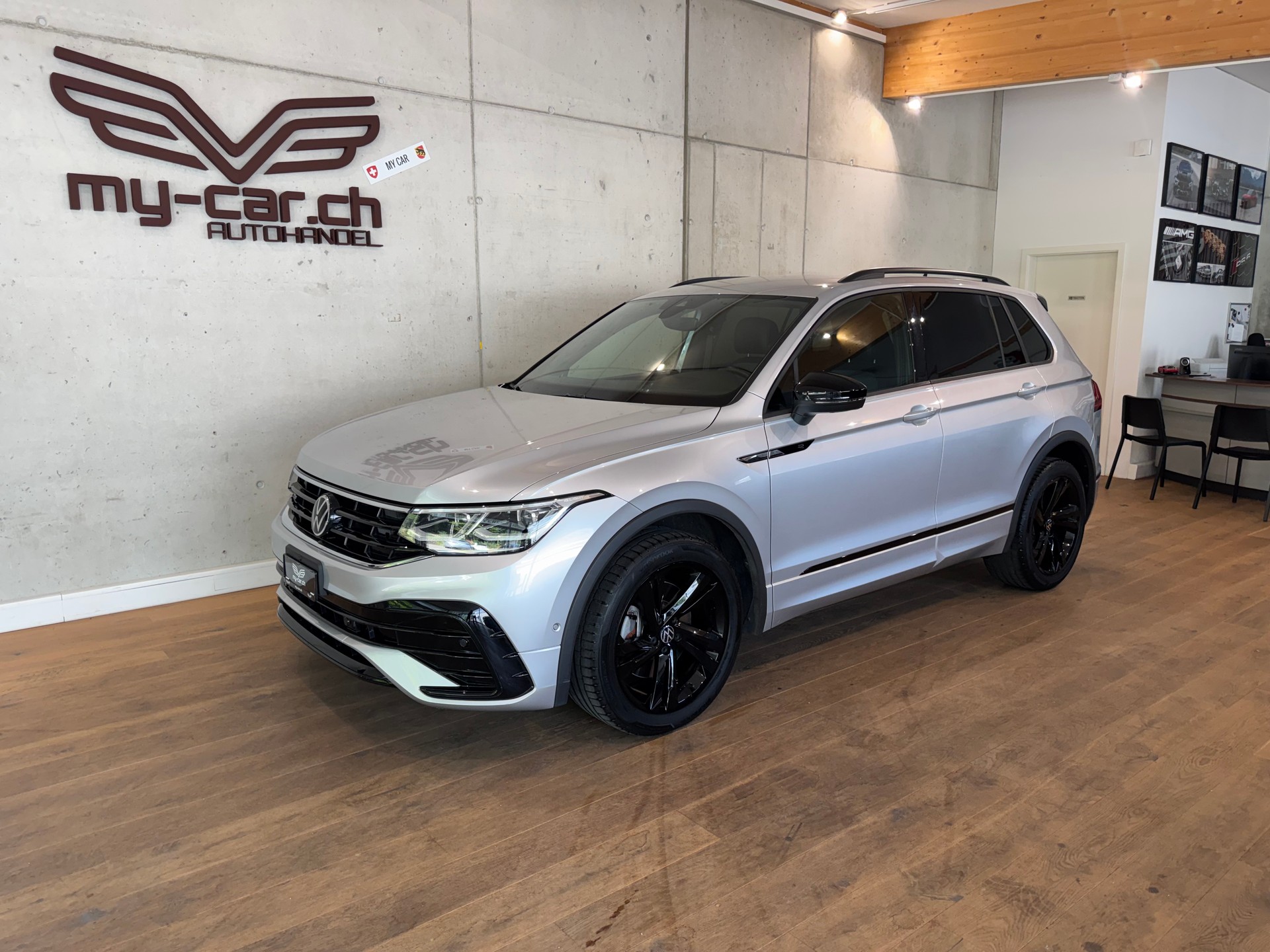 VW Tiguan 2.0TSI R-Line 4Motion DSG || CH-FZG || AHK || HEAD UP || 360°-image-3