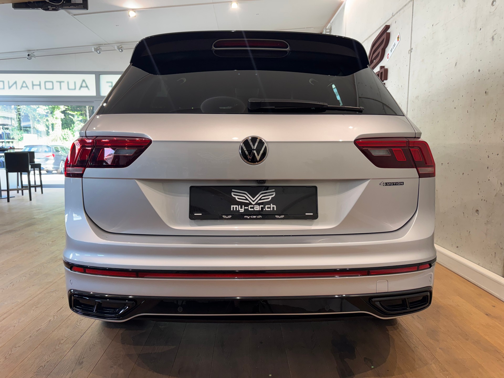 VW Tiguan 2.0TSI R-Line 4Motion DSG || CH-FZG || AHK || HEAD UP || 360°-image-9