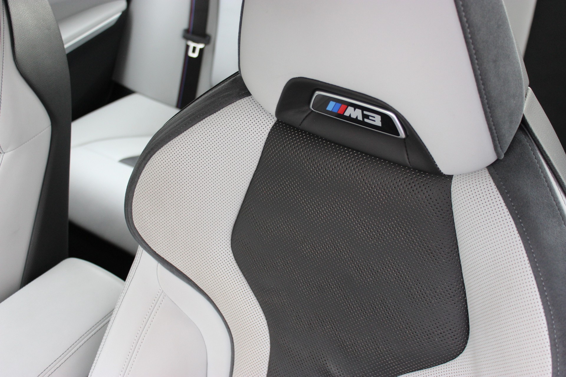 BMW M3 Competition M xDrive *DRAVITGRAU METALLIC*-image-8