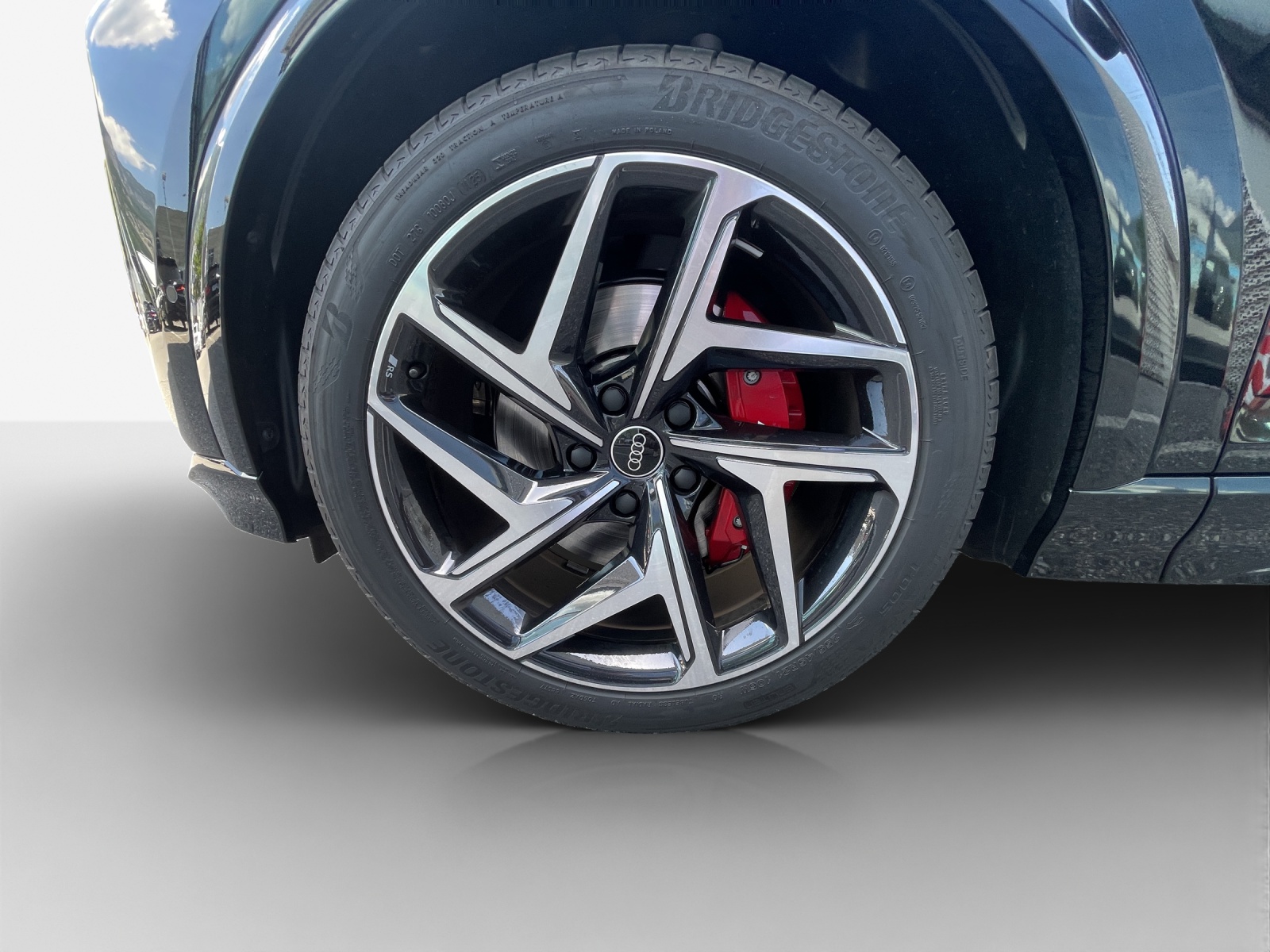 AUDI SQ6 Sportback e-tron quattro-image-13