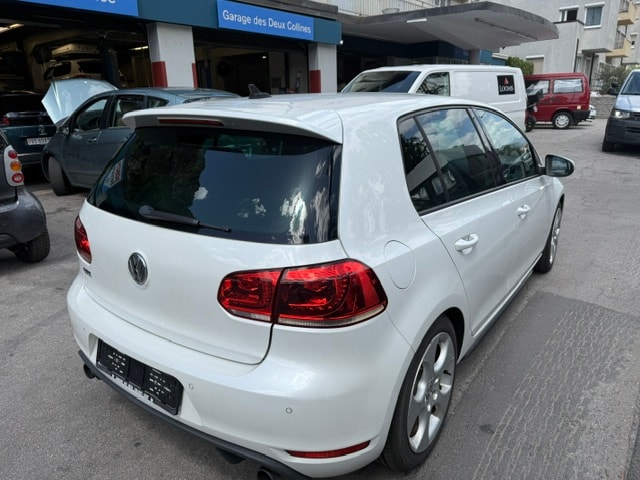 VW Golf 2.0 TSI GTI Team DSG-image-5