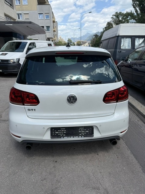 VW Golf 2.0 TSI GTI Team DSG-image-4