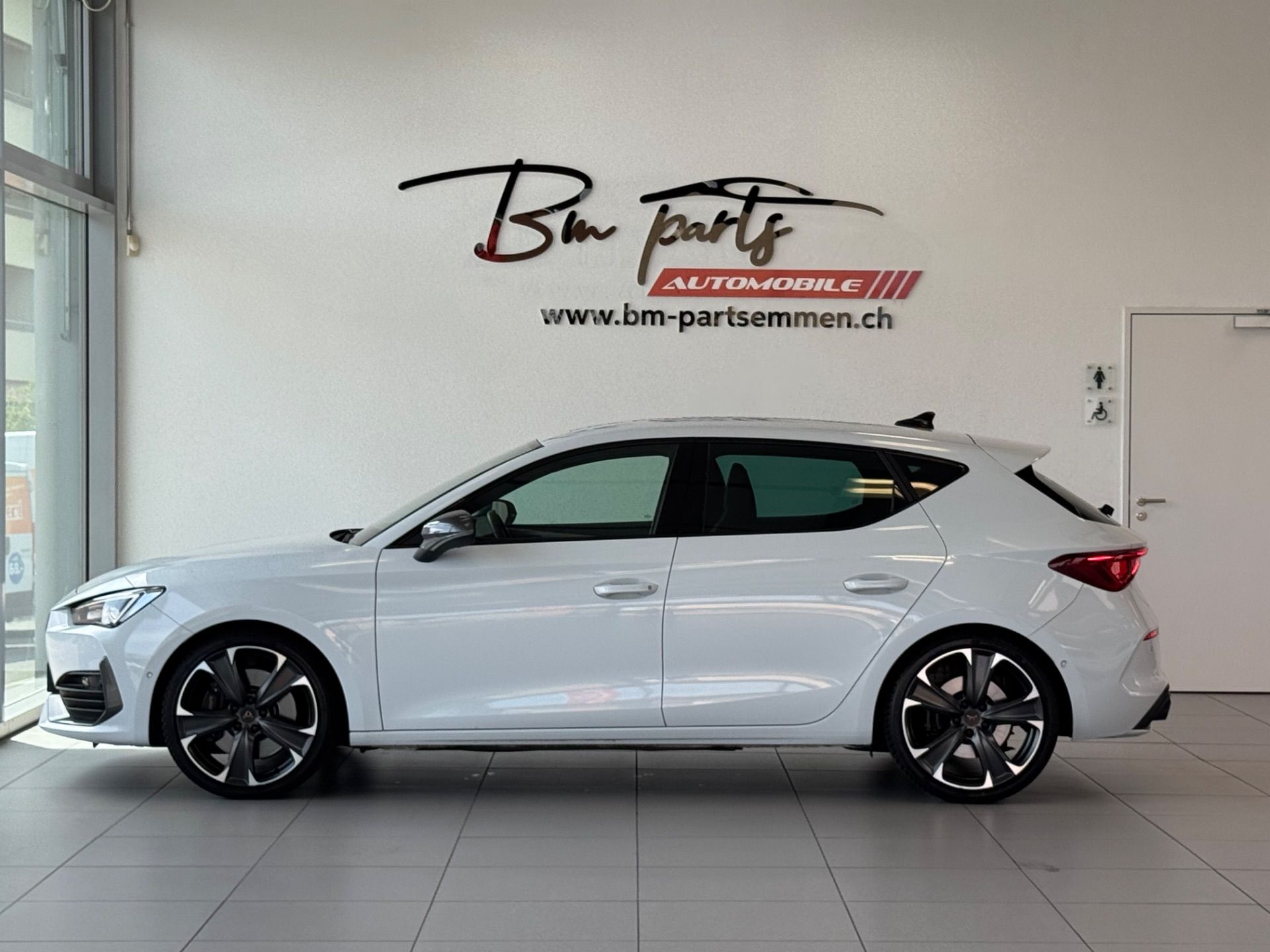CUPRA Leon LEON VZ 2.0 TSI DSG-image-2