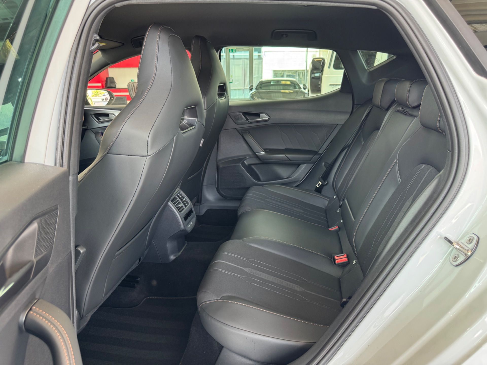 CUPRA Leon LEON VZ 2.0 TSI DSG-image-24