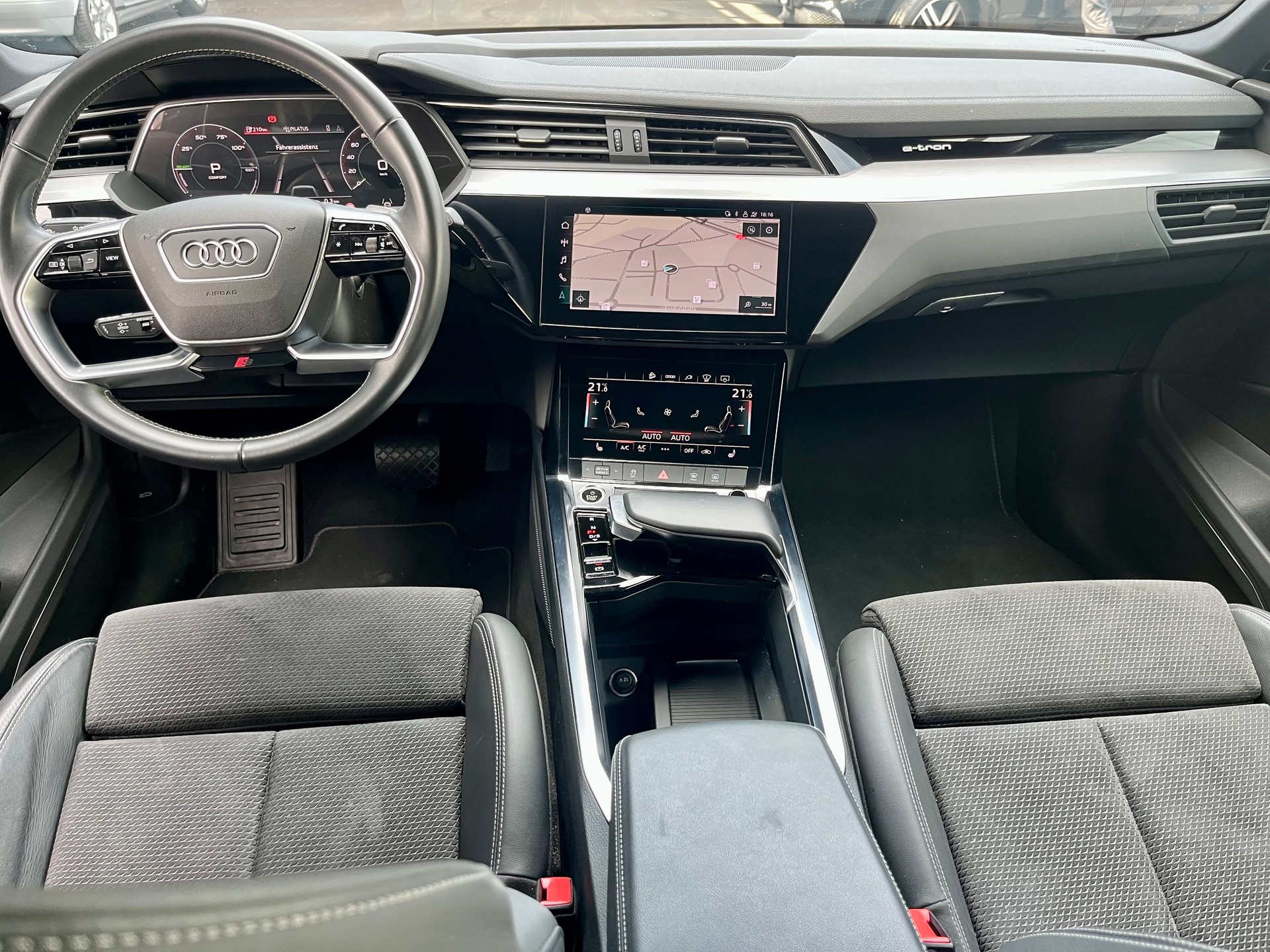 AUDI e-tron 50 Sportback S Line quattro**AHK1800 Kg**-image-17