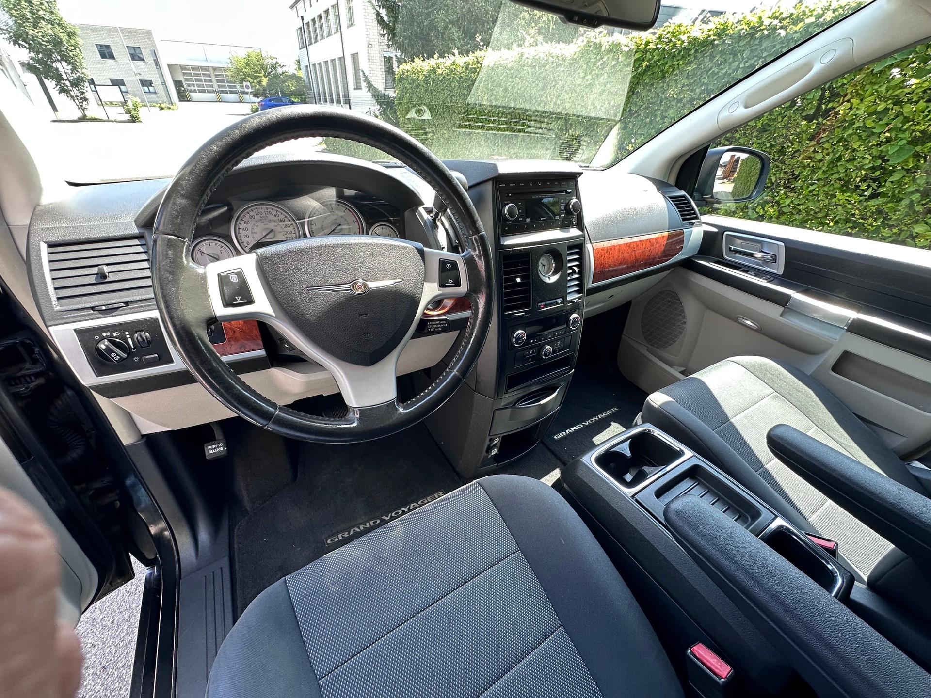 CHRYSLER Grand Voyager 2.8 CRD LX Automatic-image-6
