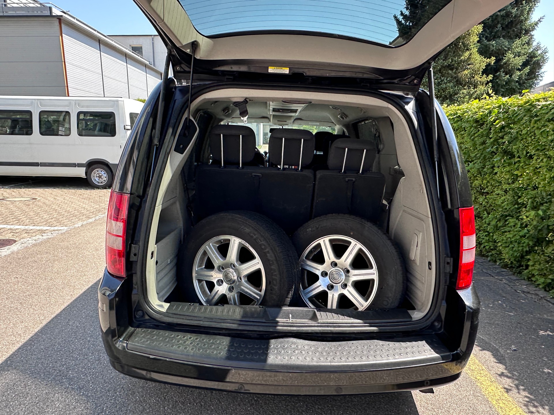CHRYSLER Grand Voyager 2.8 CRD LX Automatic-image-14