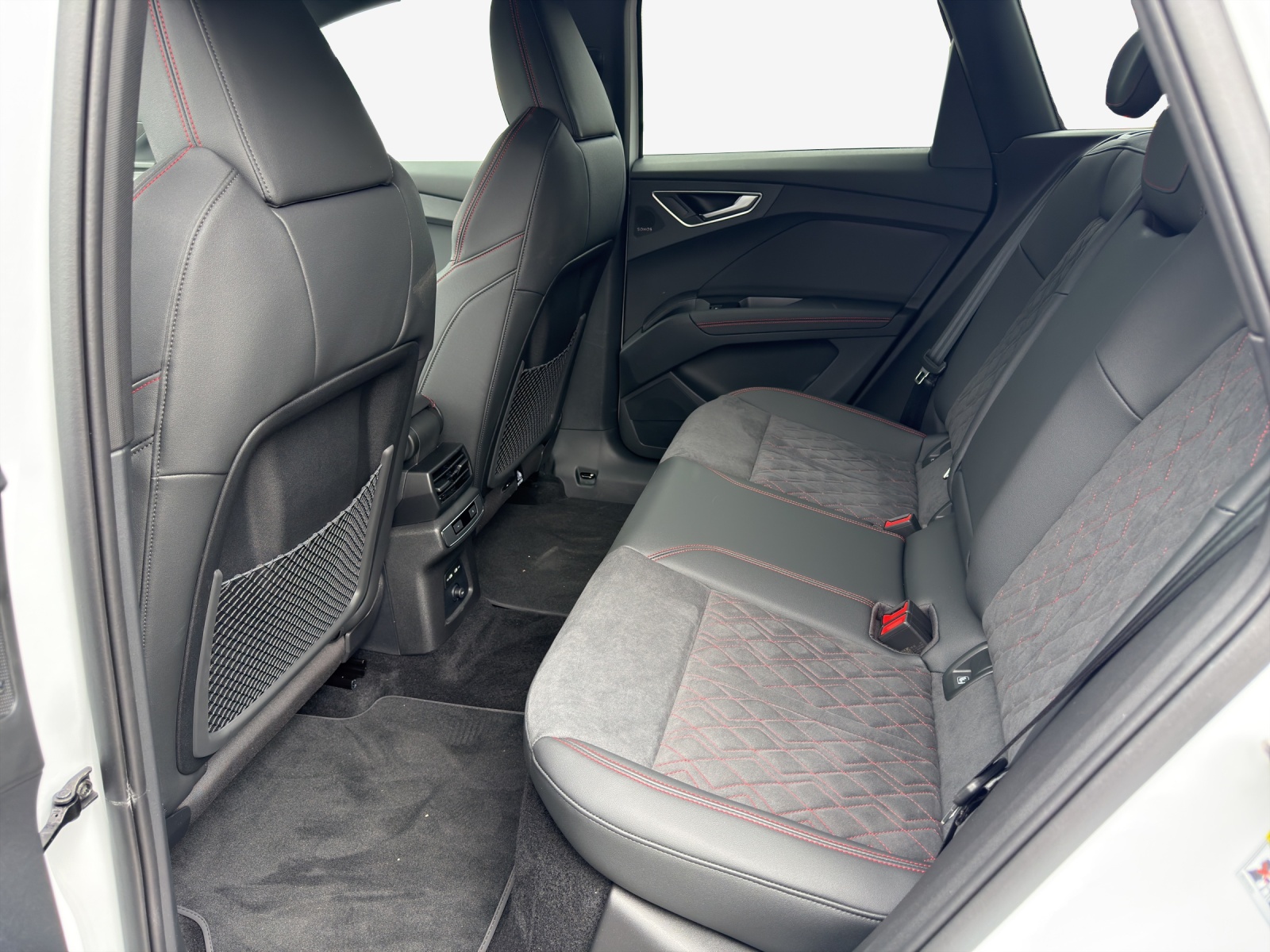 AUDI CH-Ausführung / Gratisservice-image-11