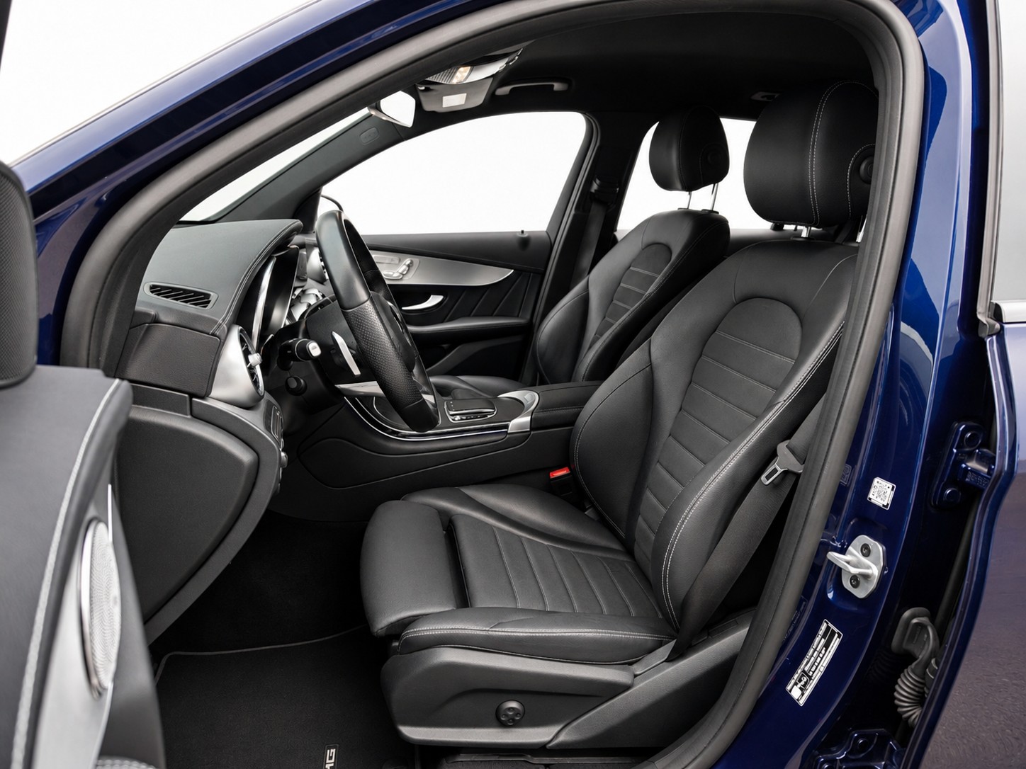 MERCEDES-BENZ GLC 300 e AMG Line 4m CH FAHRZEUG-image-8
