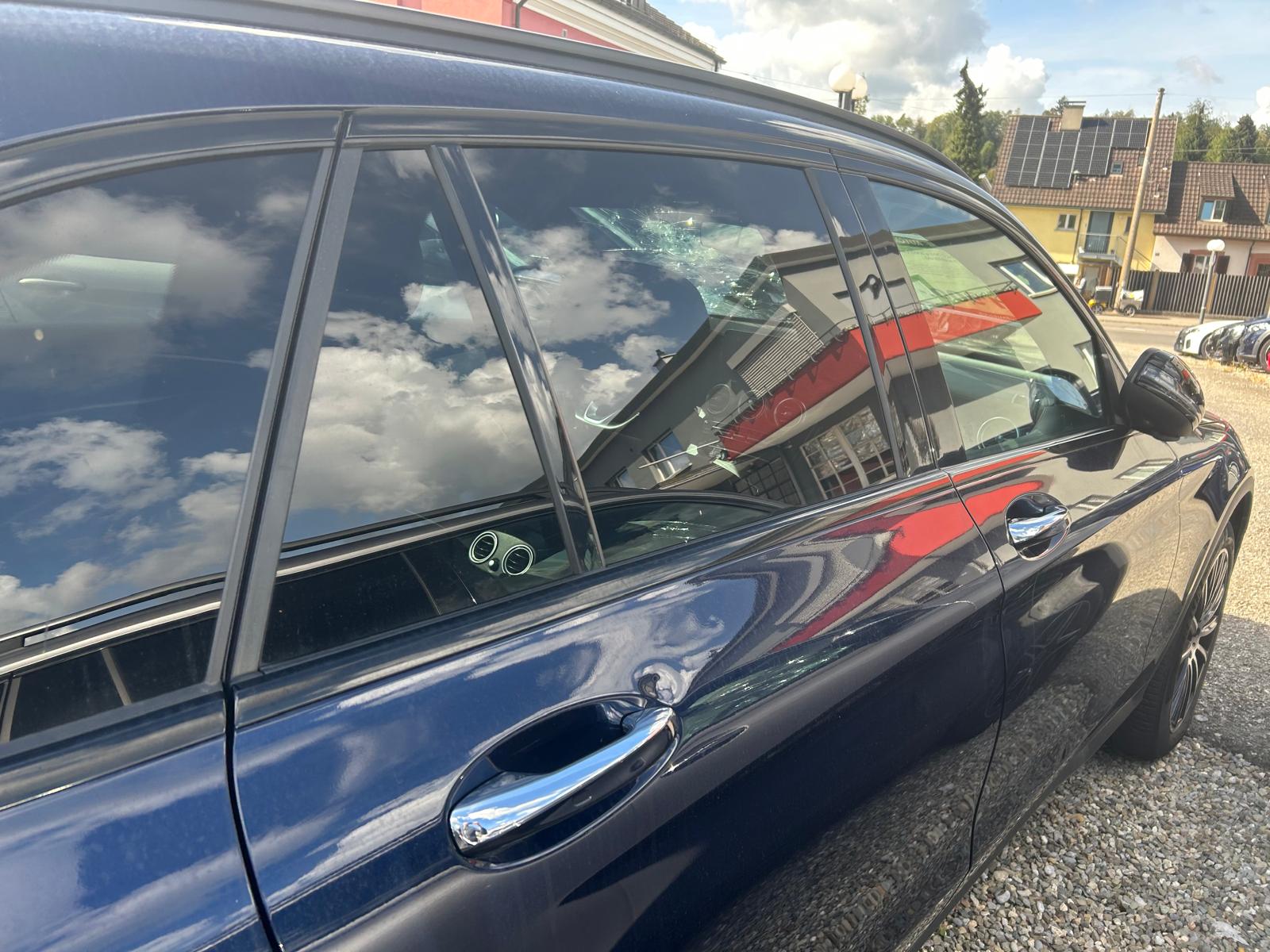 MERCEDES-BENZ GLC 300 e AMG Line 4m CH FAHRZEUG-image-25