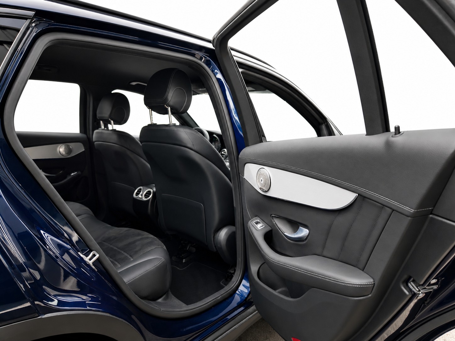 MERCEDES-BENZ GLC 300 e AMG Line 4m CH FAHRZEUG-image-17