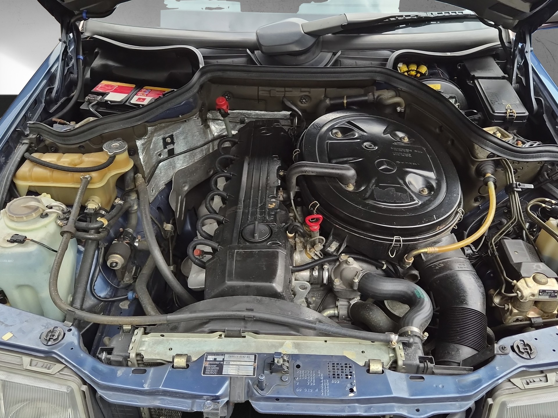 MERCEDES-BENZ 300 CE-image-15