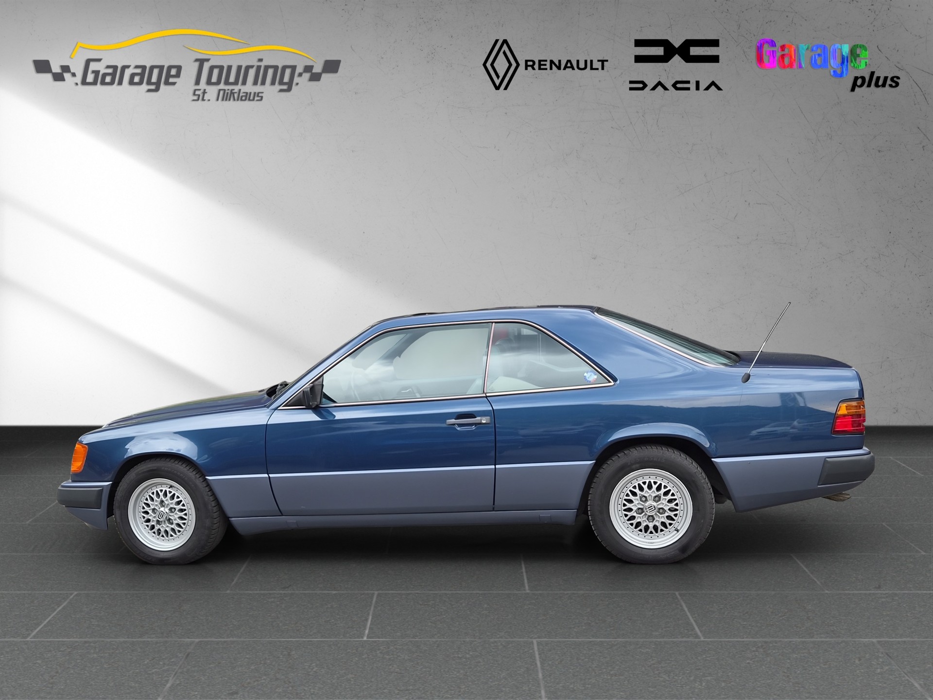 MERCEDES-BENZ 300 CE-image-2