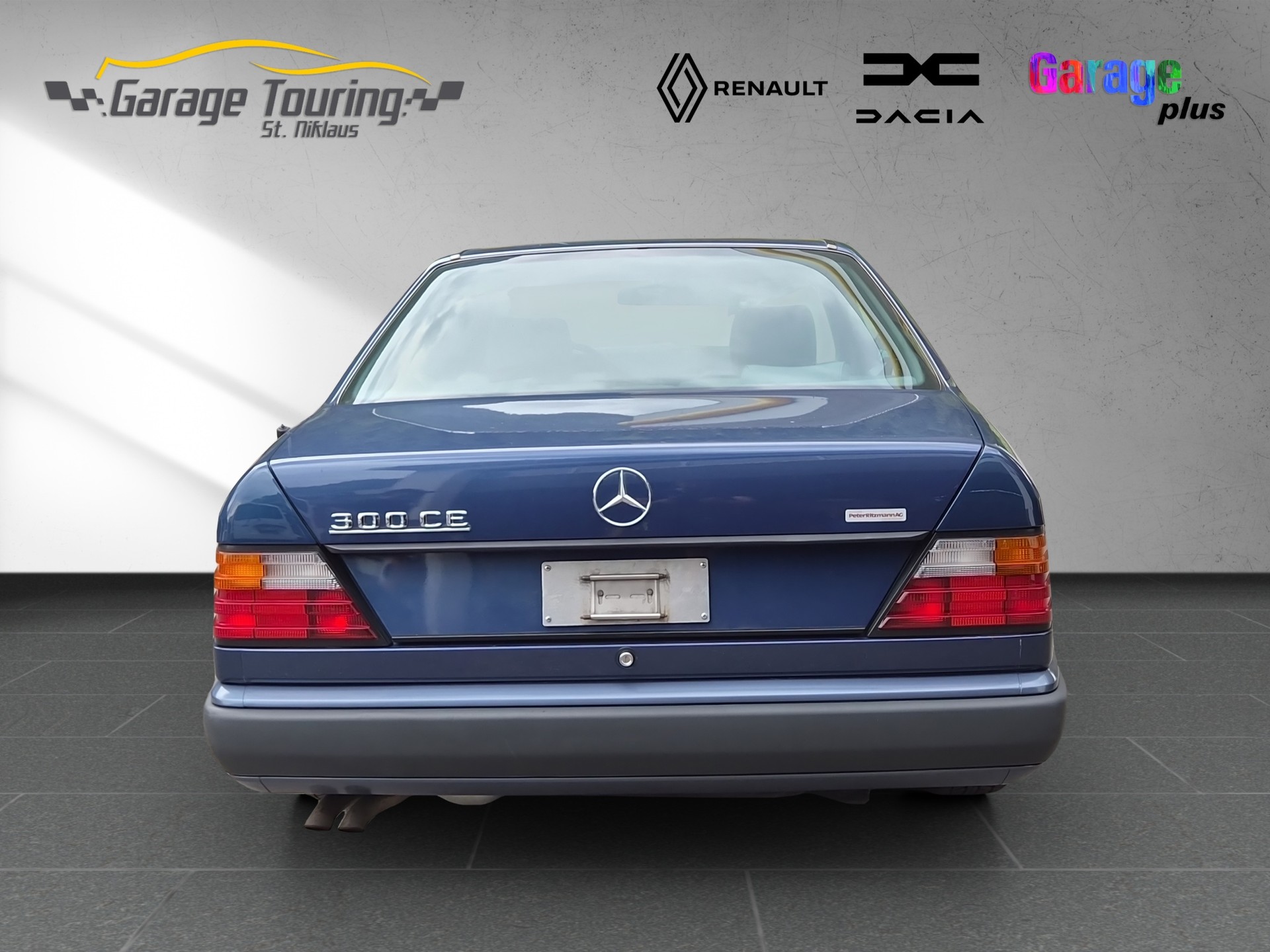 MERCEDES-BENZ 300 CE-image-4